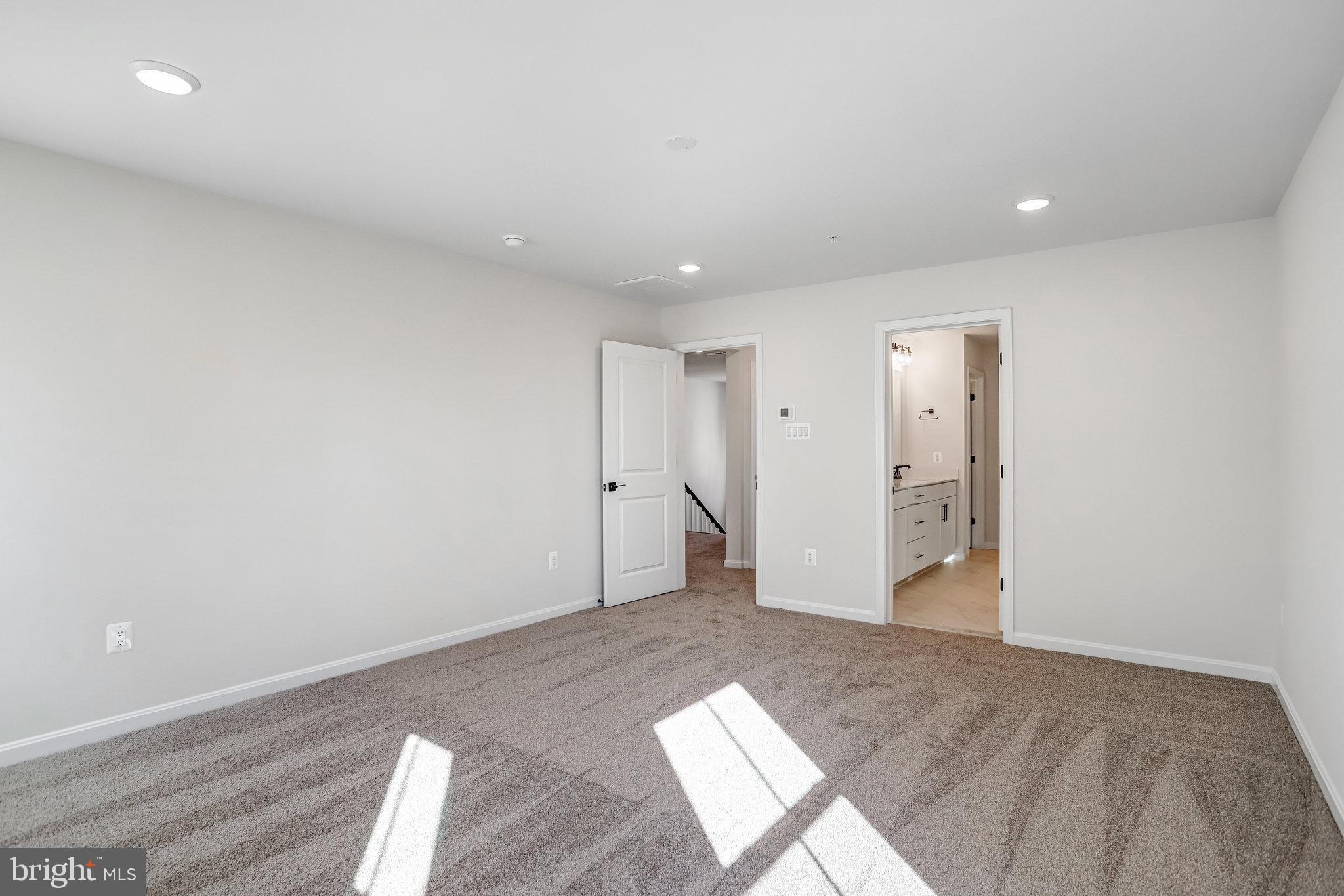 ROBERTS CROSSING - Residential