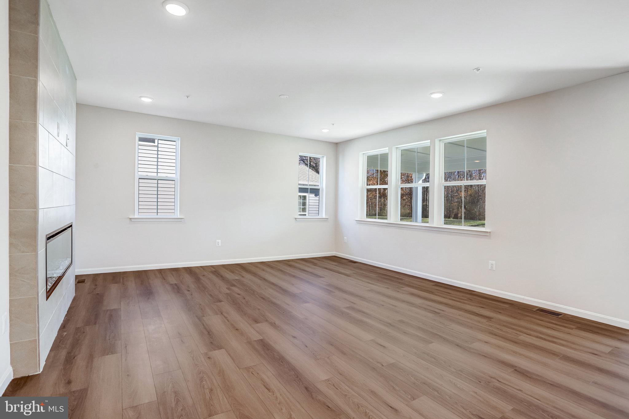 ROBERTS CROSSING - Residential