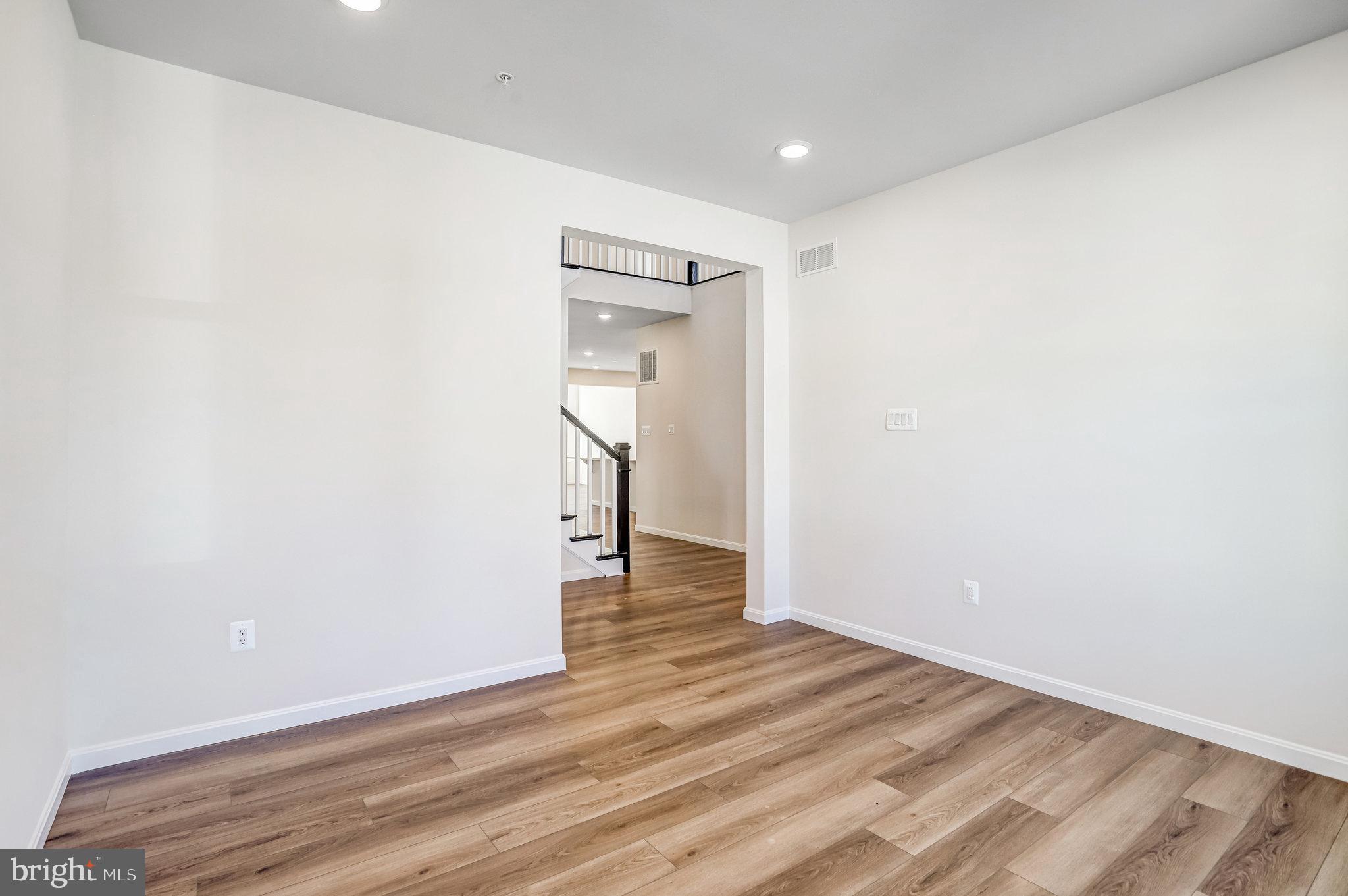 ROBERTS CROSSING - Residential