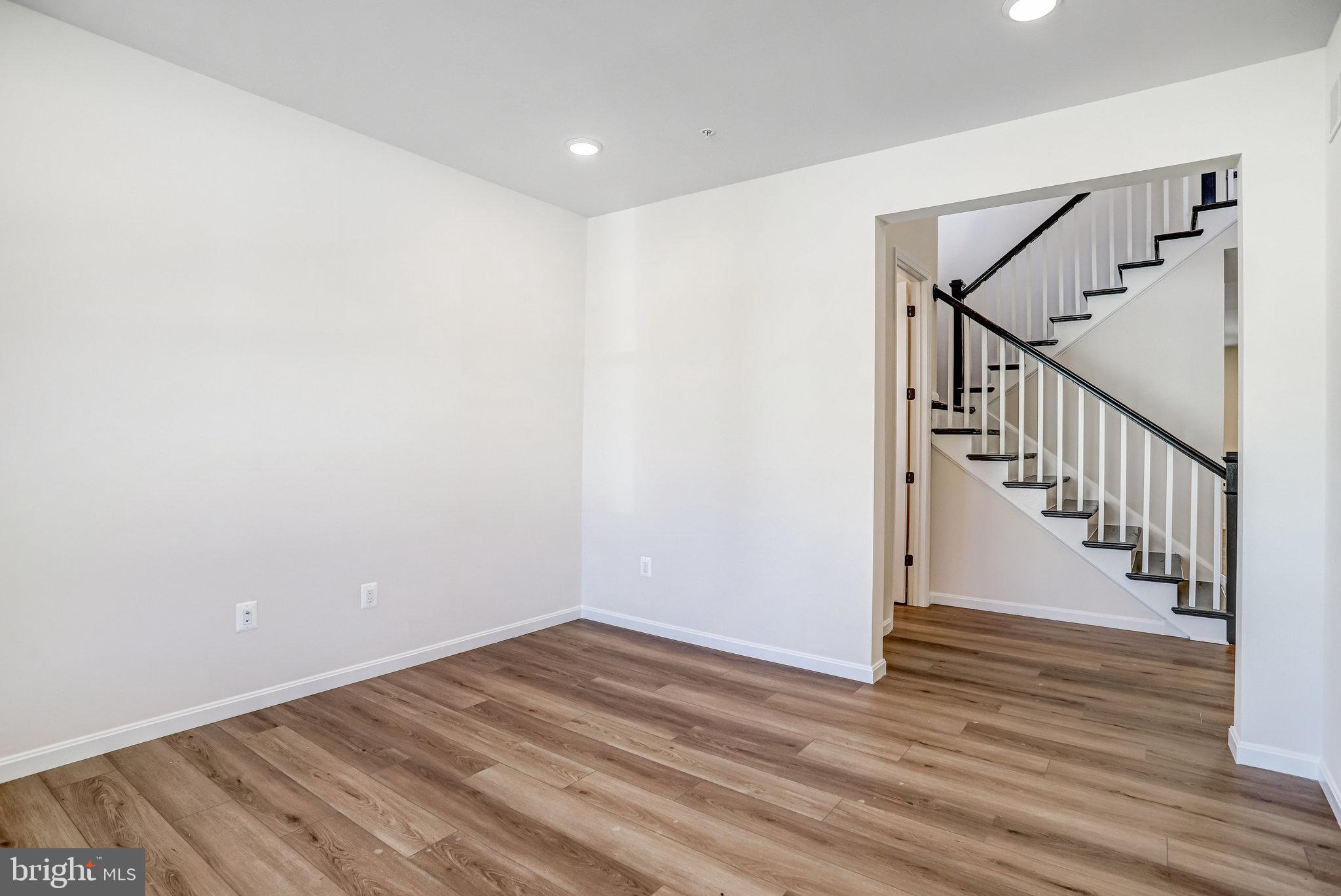 ROBERTS CROSSING - Residential