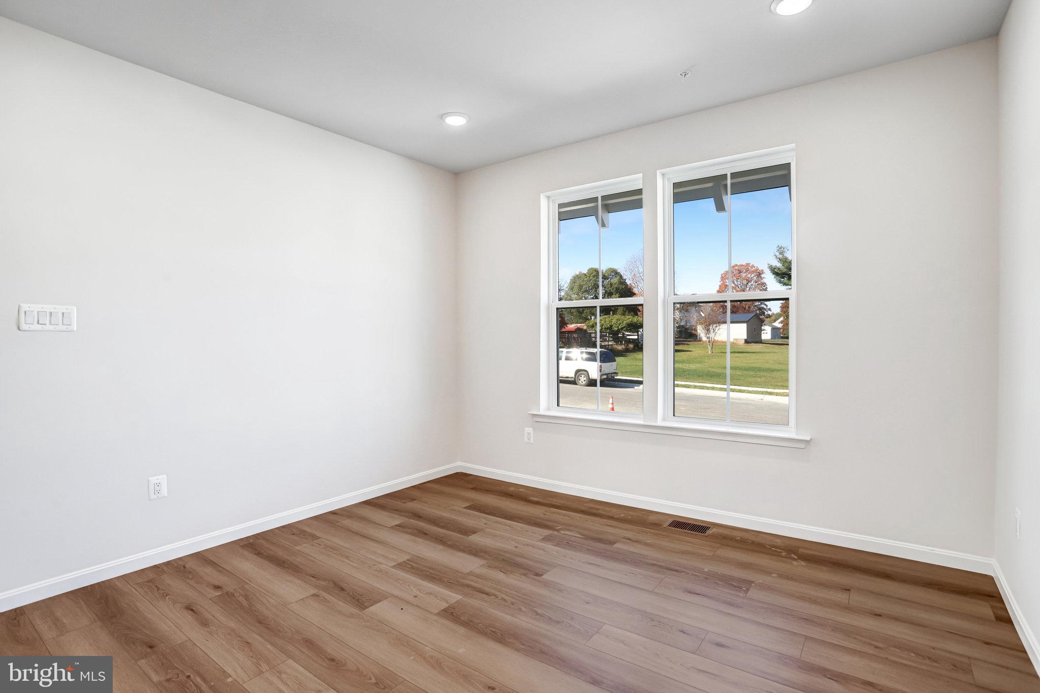 ROBERTS CROSSING - Residential