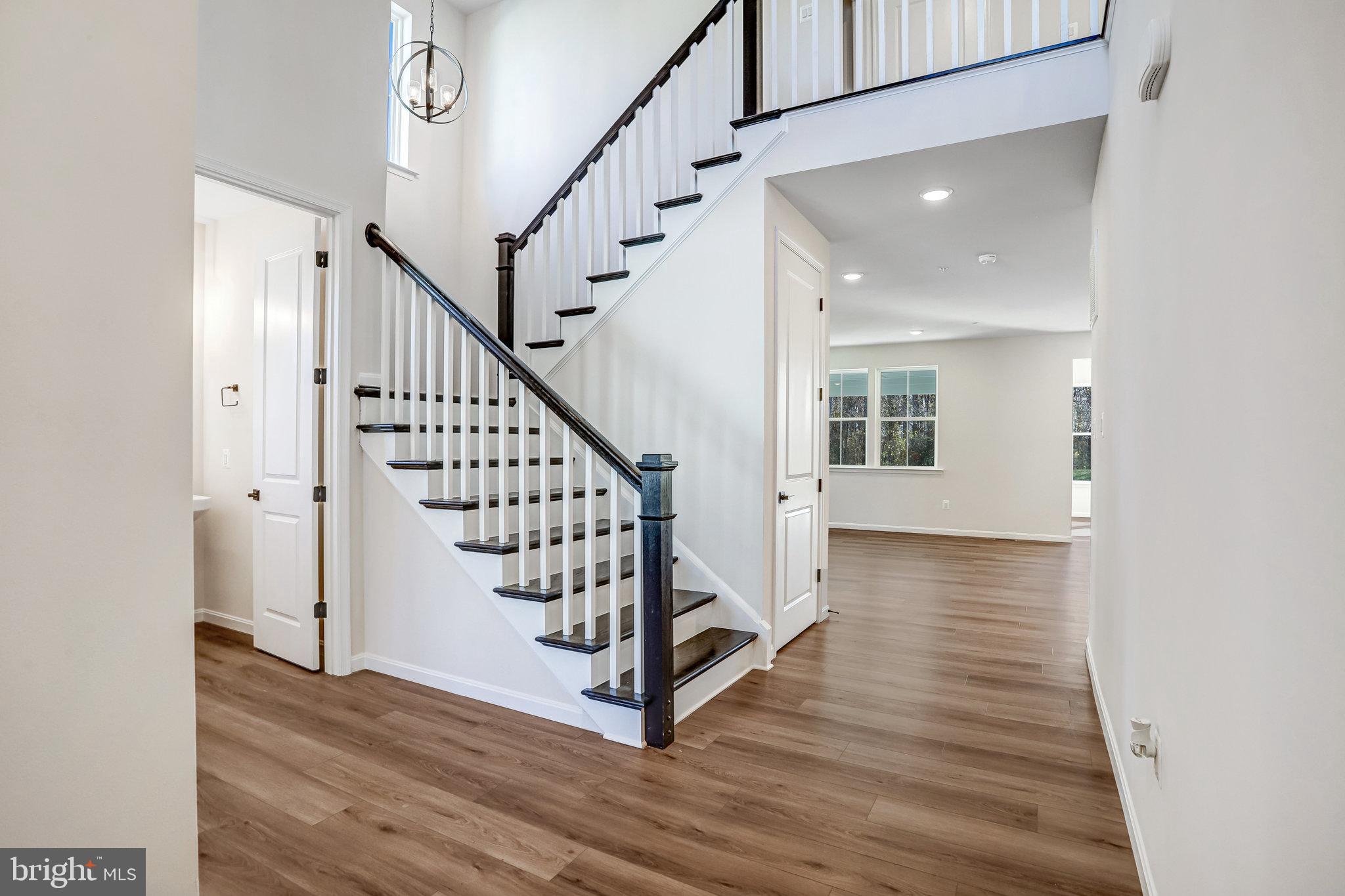 1611 SHADY TREE COURT