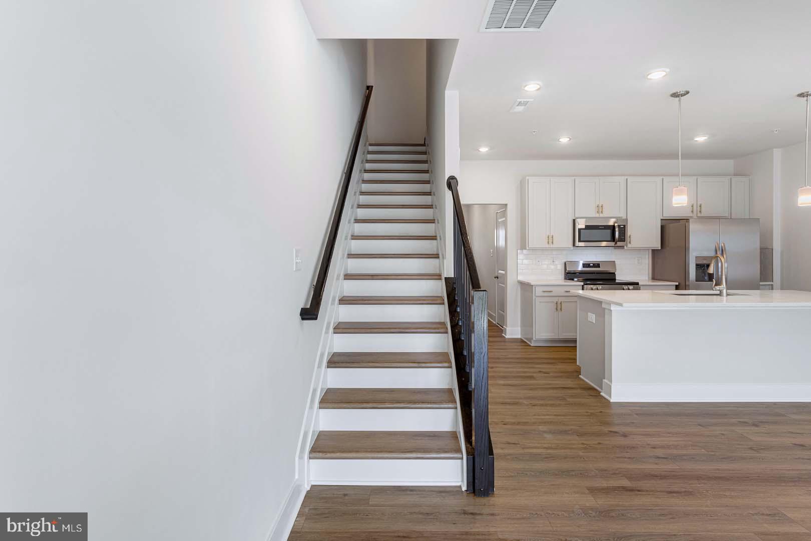 RENN QUARTER - Residential Lease