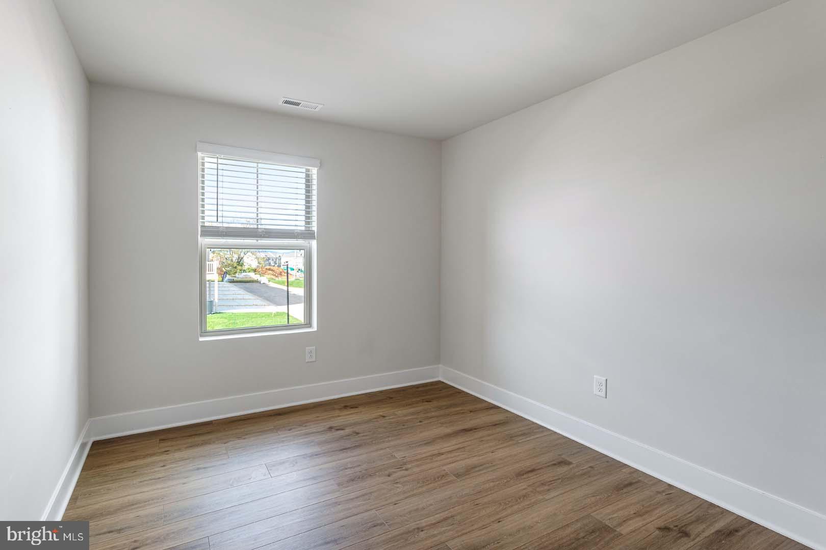 RENN QUARTER - Residential Lease