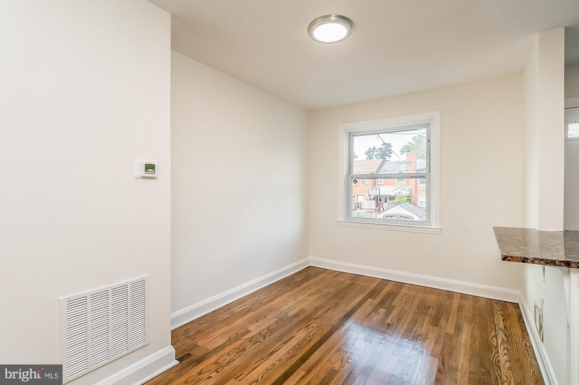 VIOLETVILLE - Residential Lease