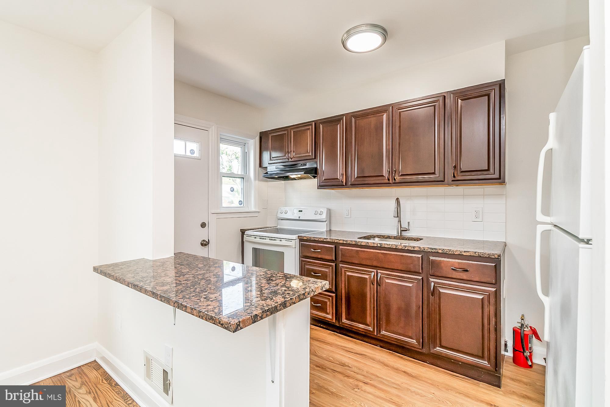 VIOLETVILLE - Residential Lease