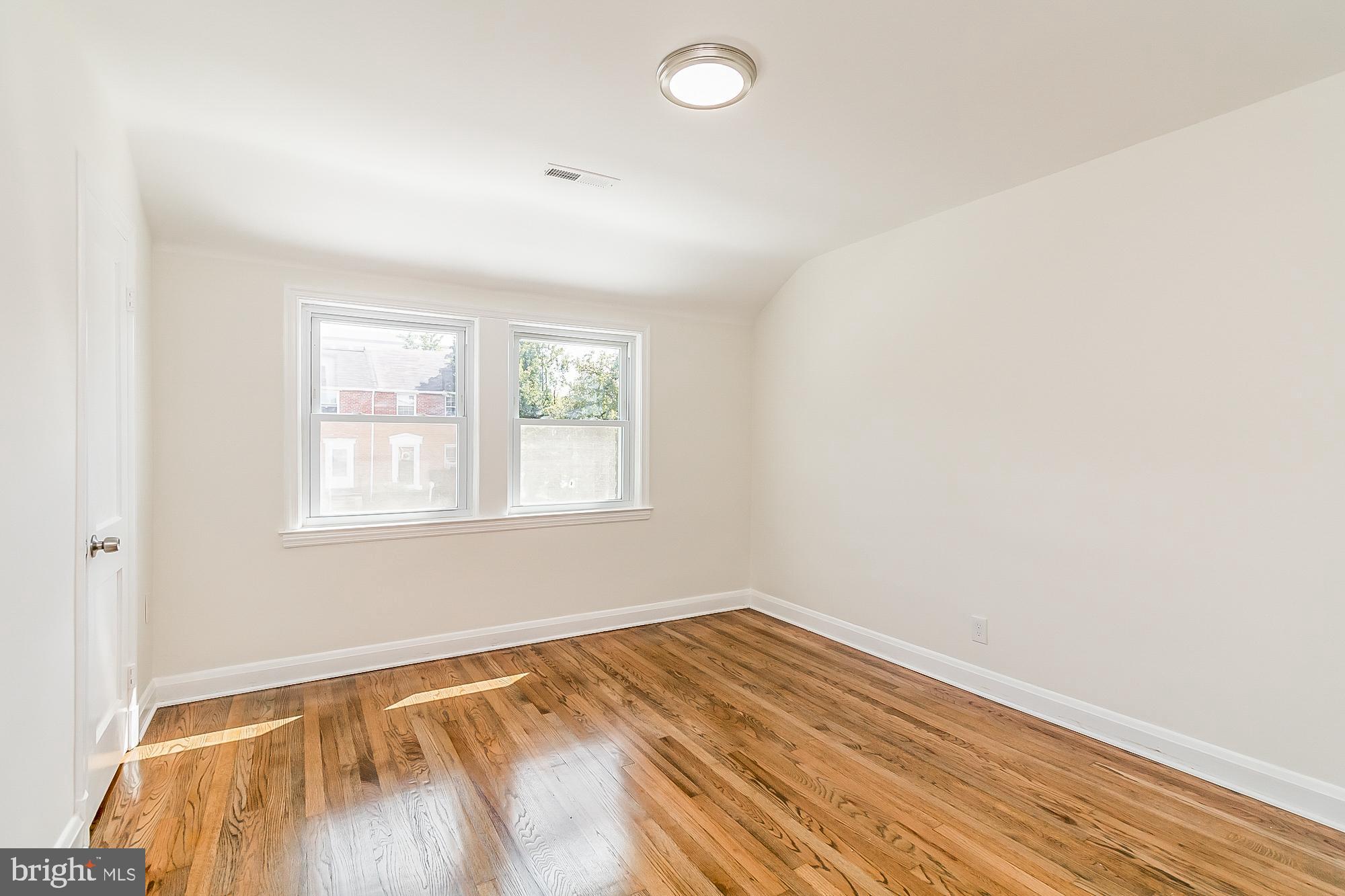 VIOLETVILLE - Residential Lease