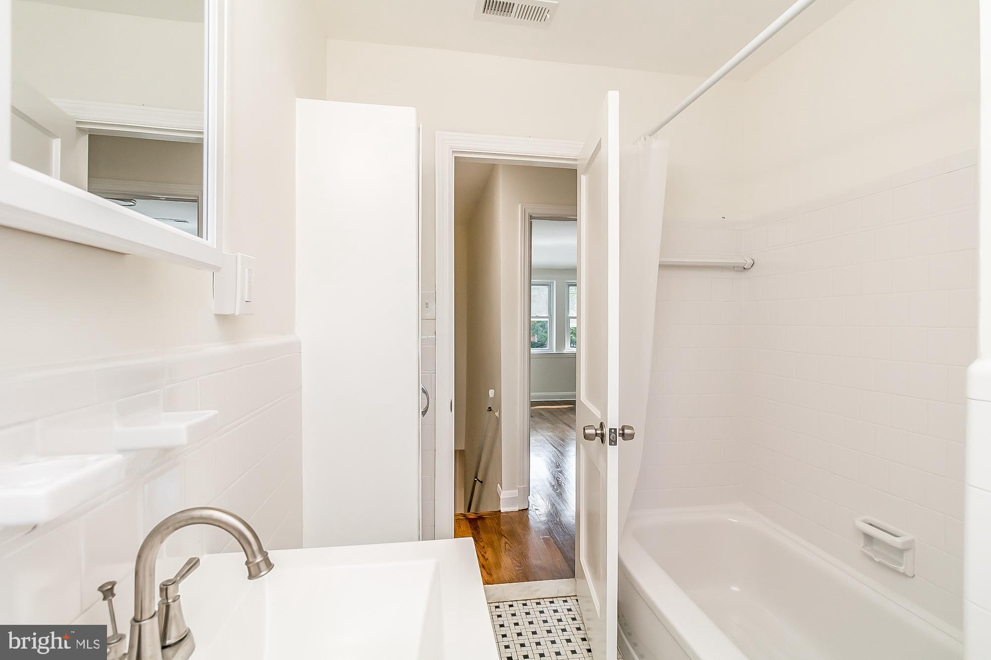 VIOLETVILLE - Residential Lease