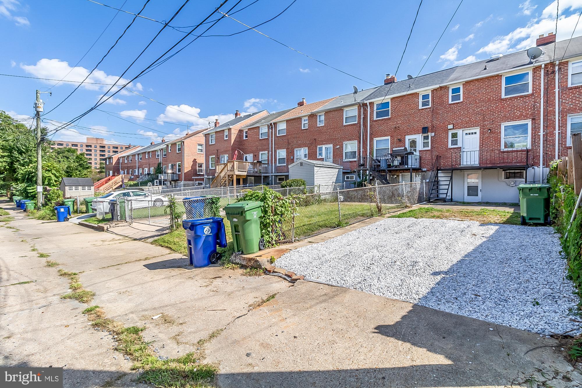 VIOLETVILLE - Residential Lease