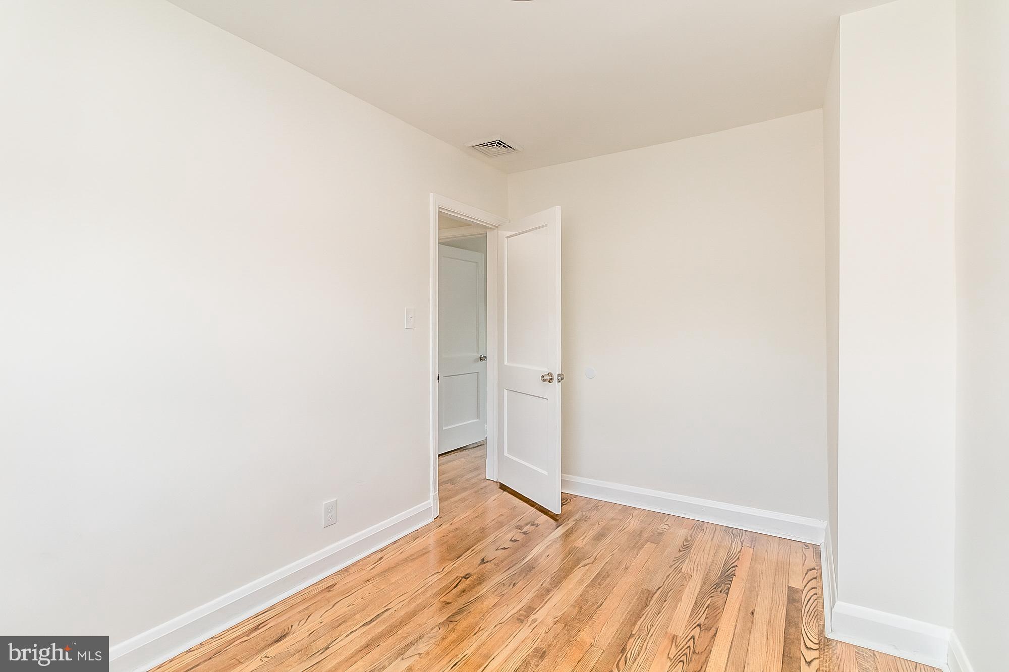 VIOLETVILLE - Residential Lease