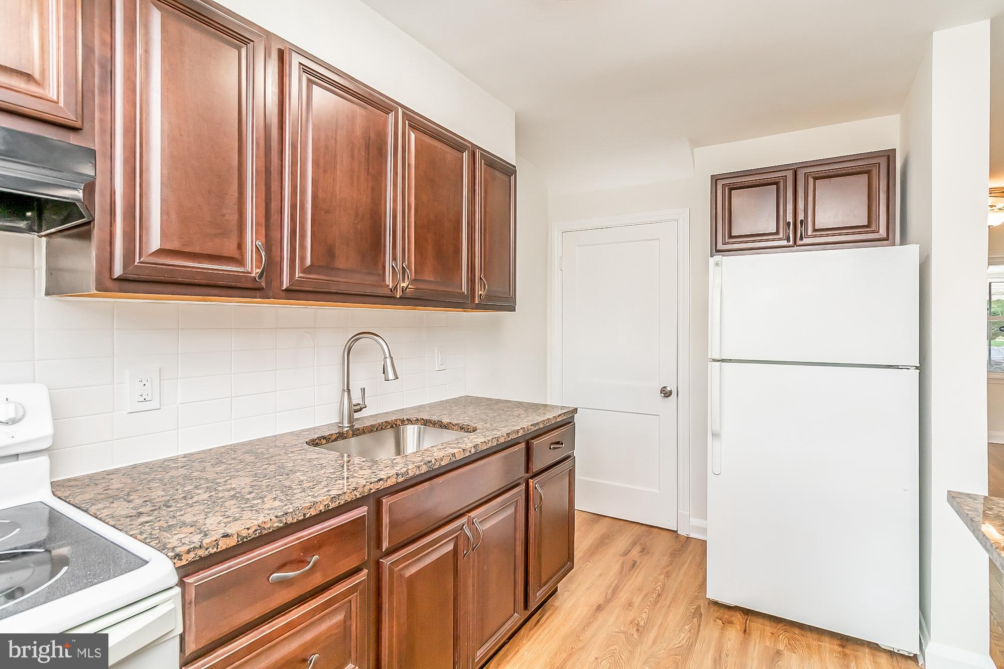 VIOLETVILLE - Residential Lease