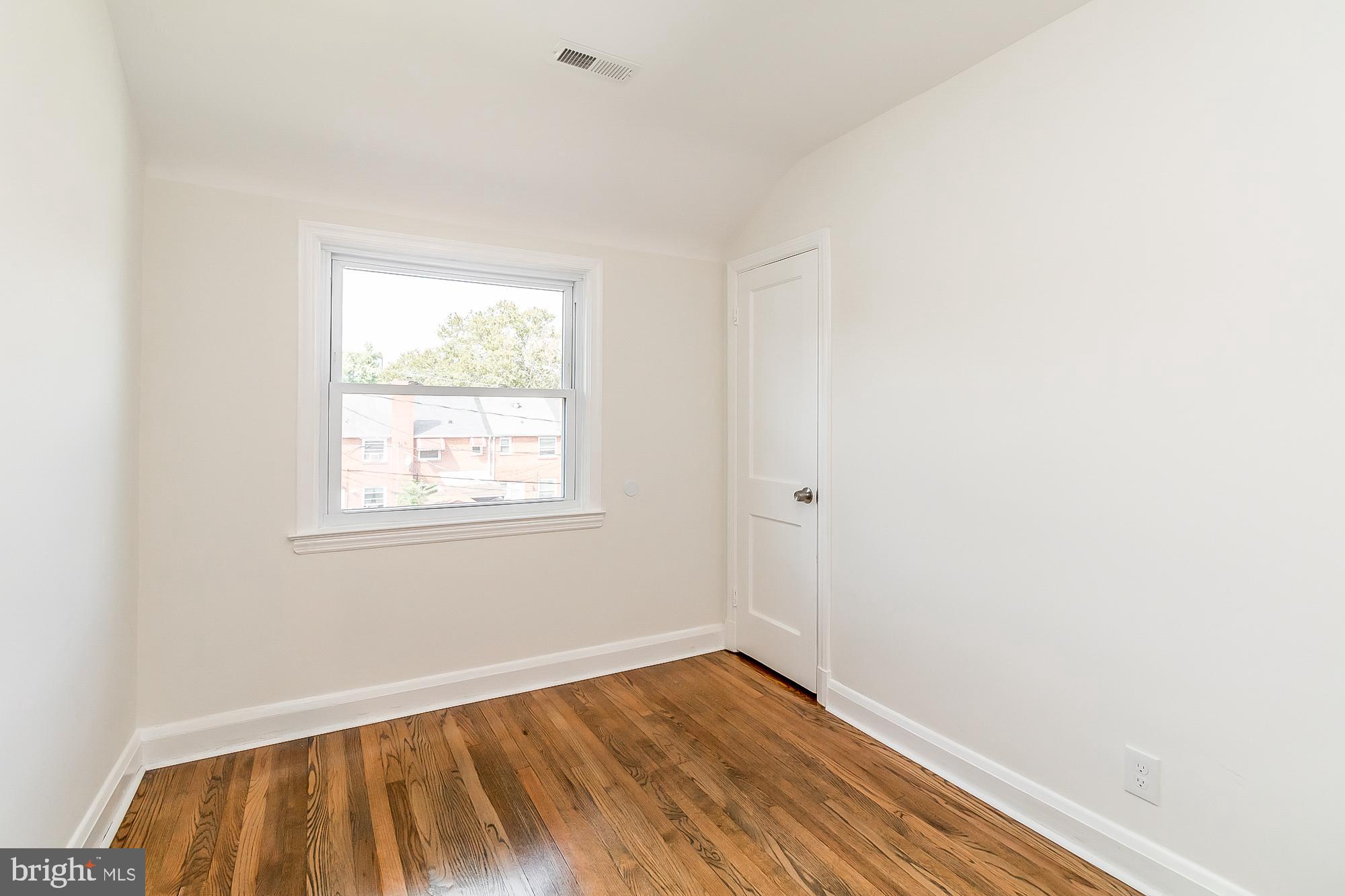 VIOLETVILLE - Residential Lease