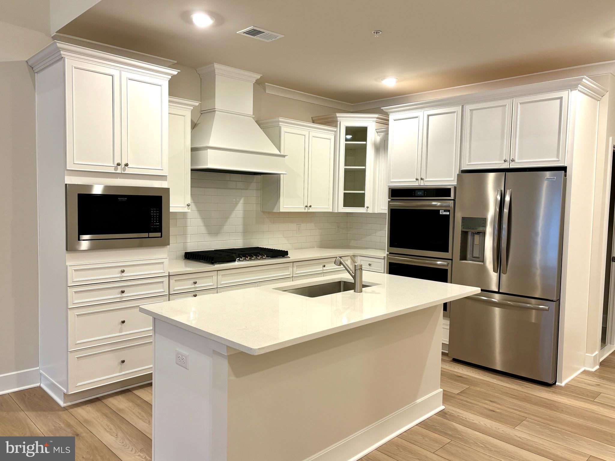 2164 WINTERBERRY LANE