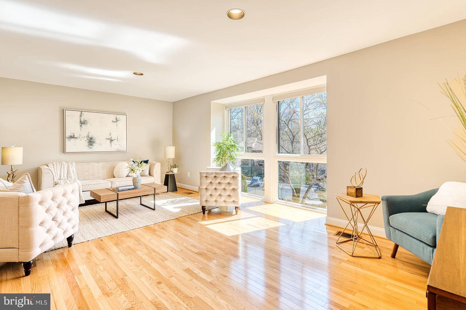 9238 THREE OAKS DRIVE