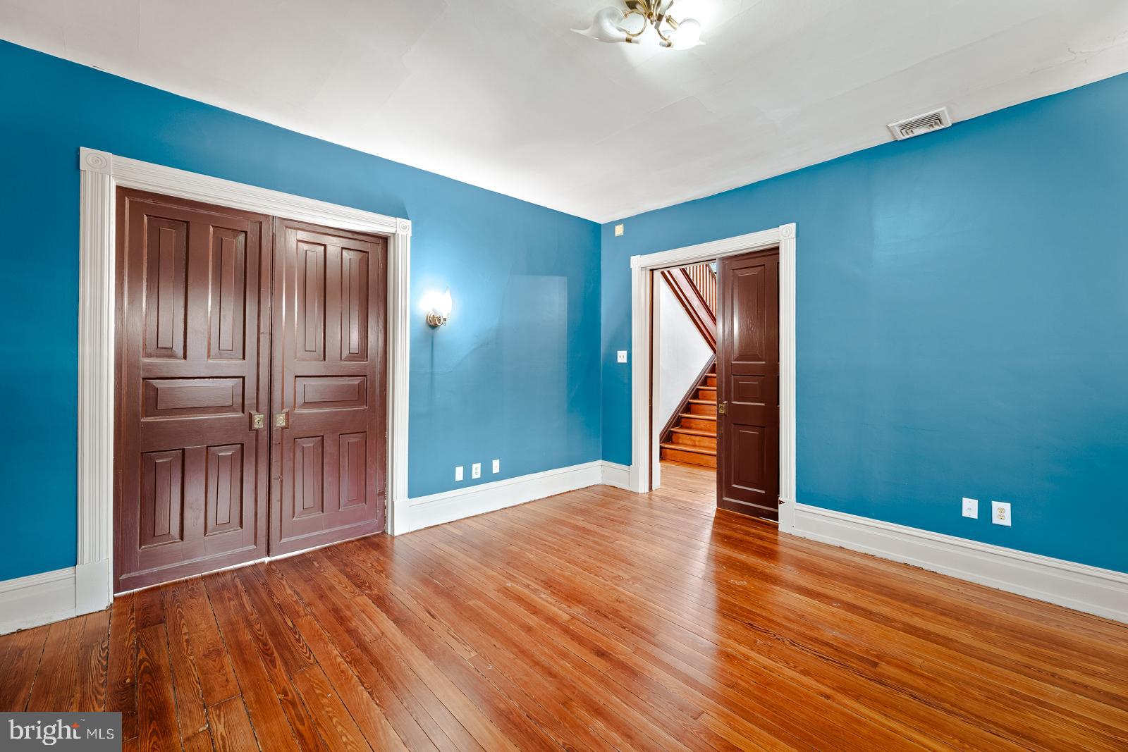 ELKINS PARK - Residential