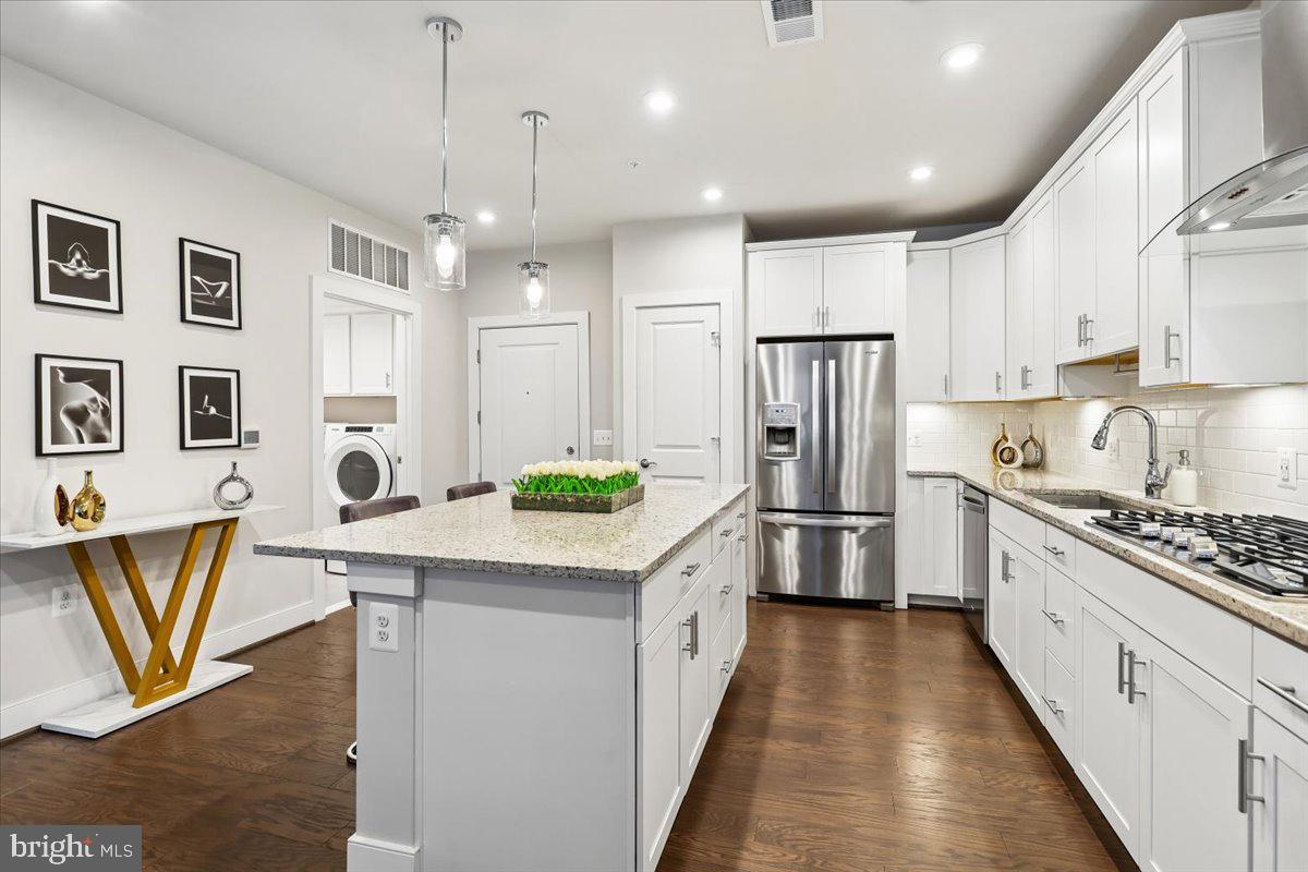 2319 FIELD POINT ROAD 203