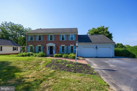 Photo of 102 Waterfront Estates Drive, Lancaster, PA 17602 (MLS # PALA2052754)