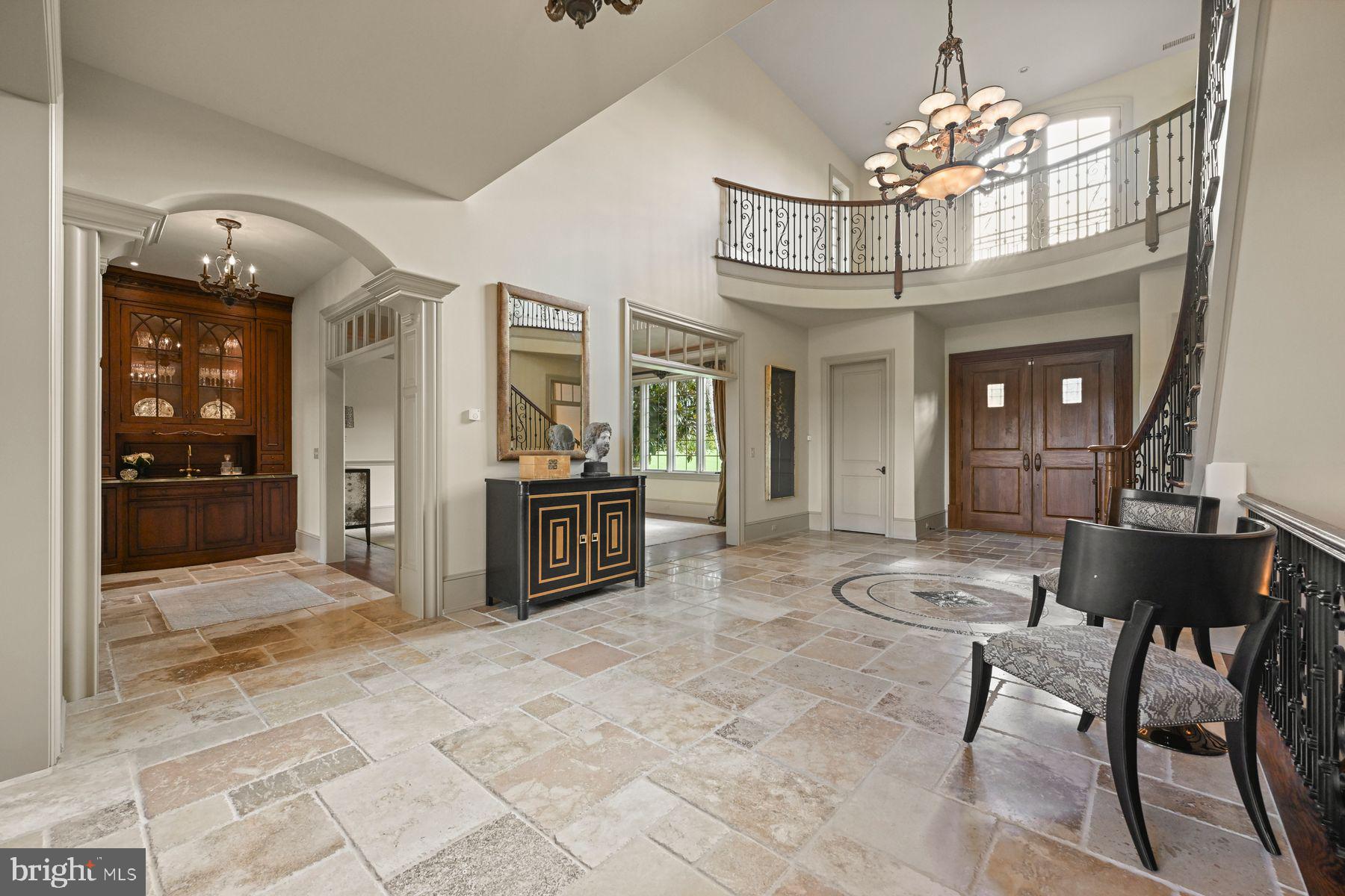 925 DROVERS LANE