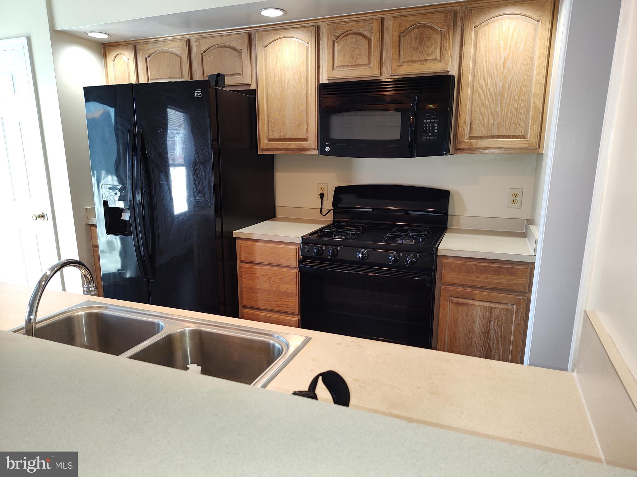 GOLTON - Residential Lease