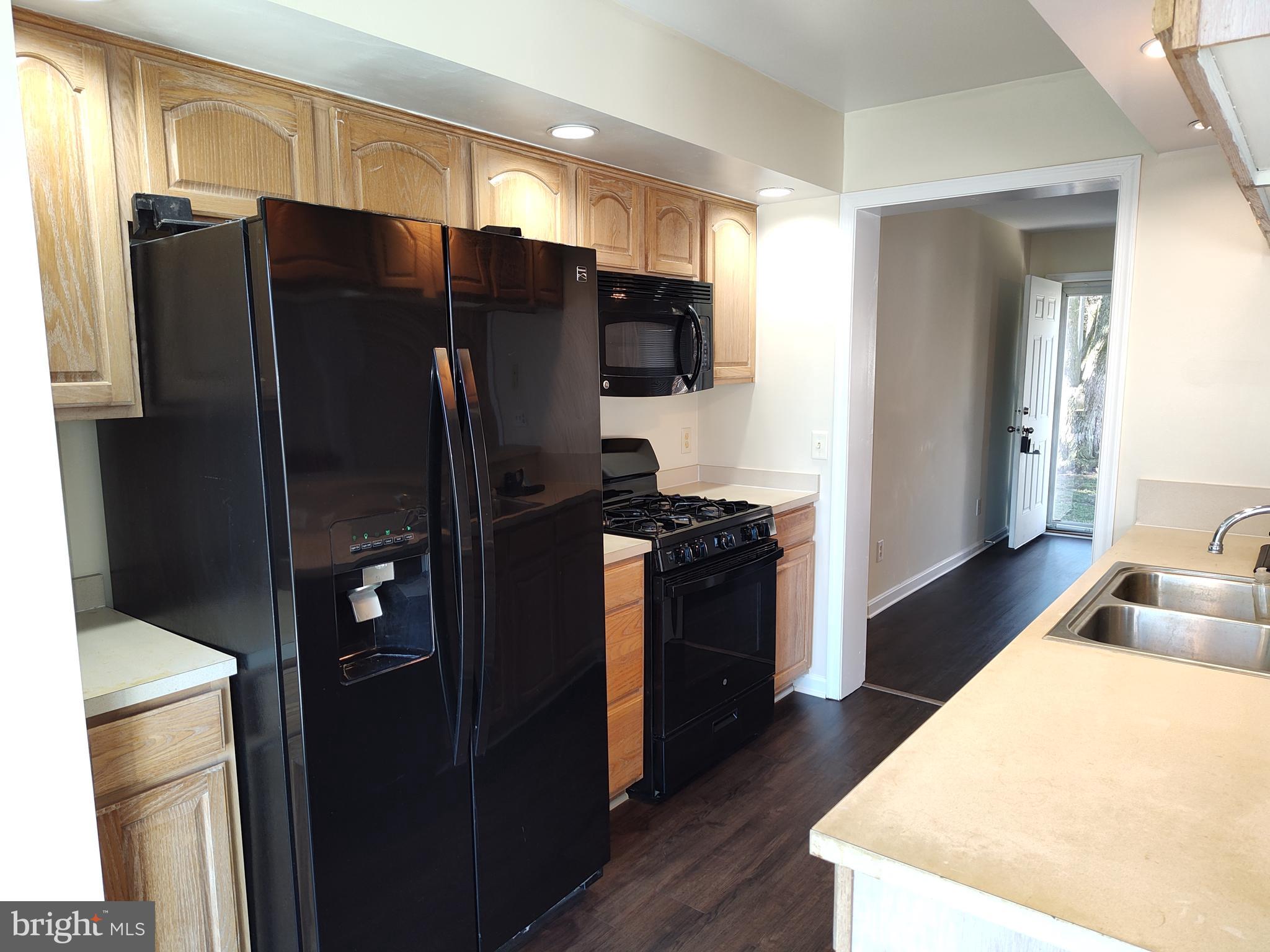 GOLTON - Residential Lease