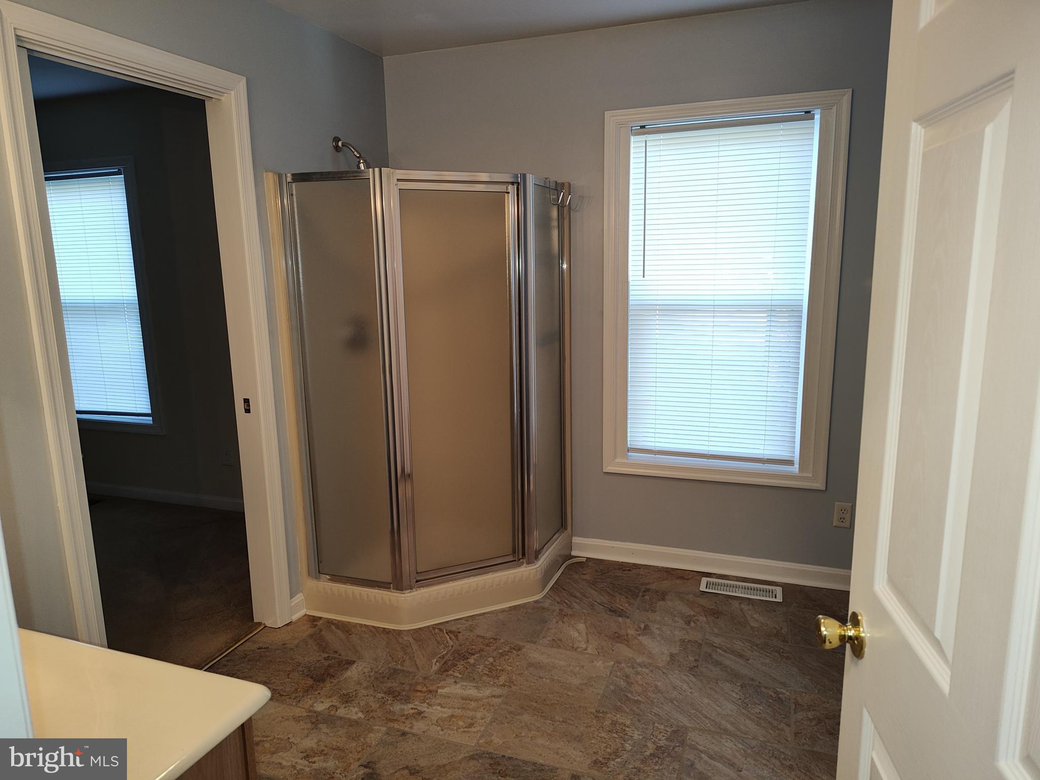 GOLTON - Residential Lease