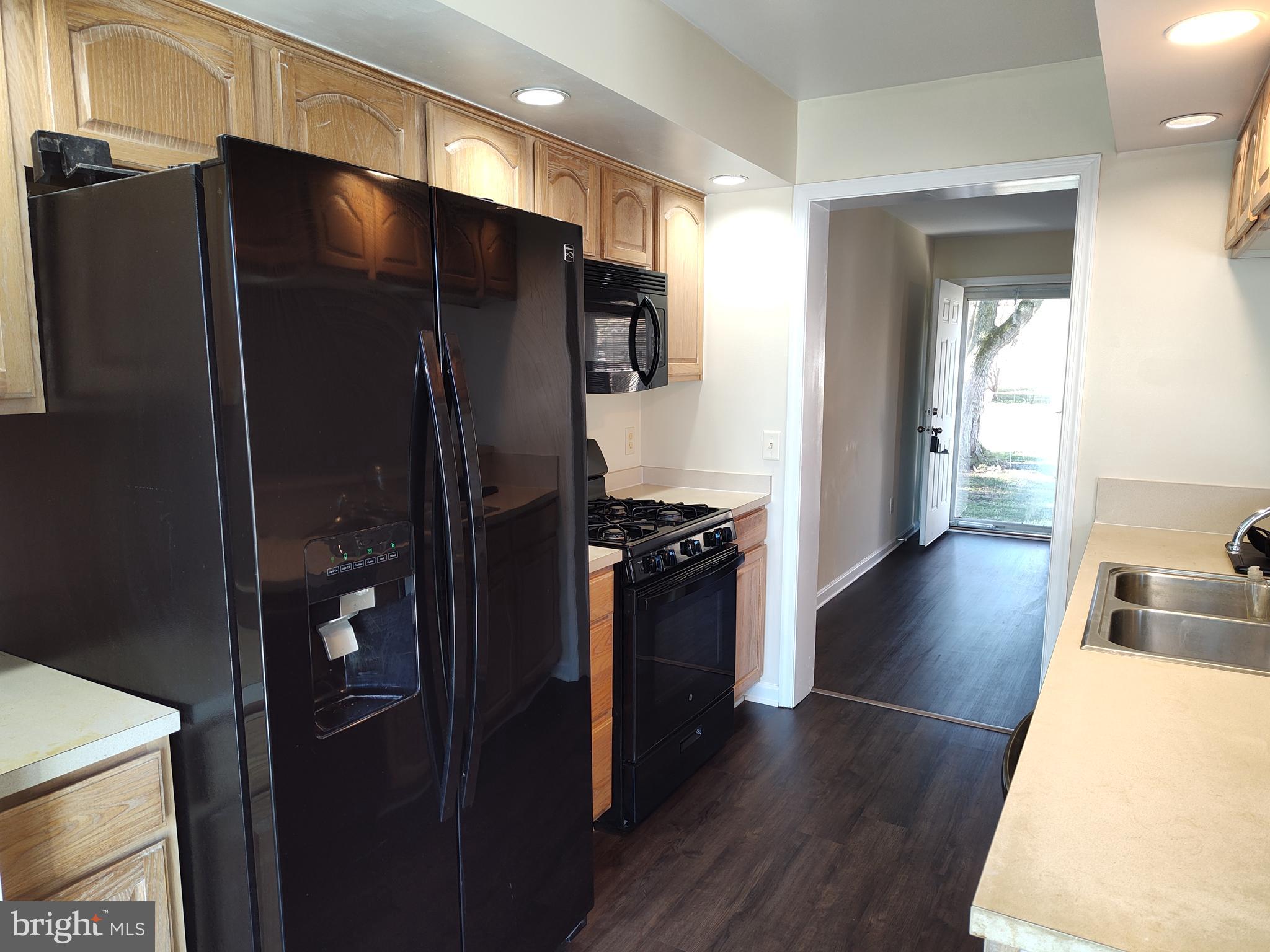 GOLTON - Residential Lease