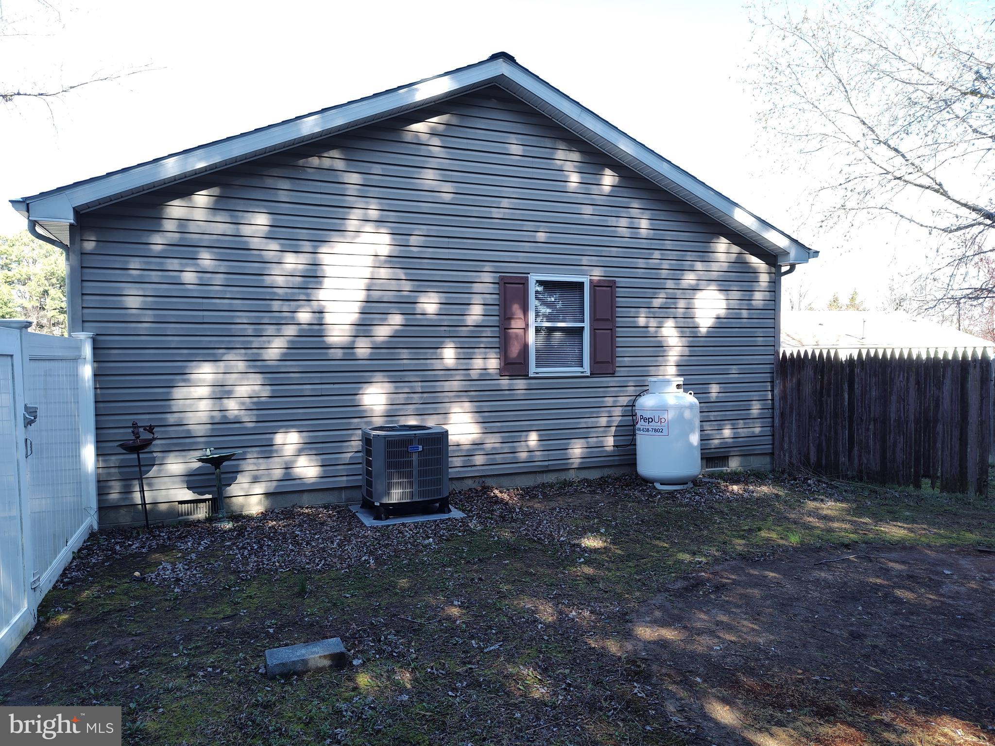 GOLTON - Residential Lease