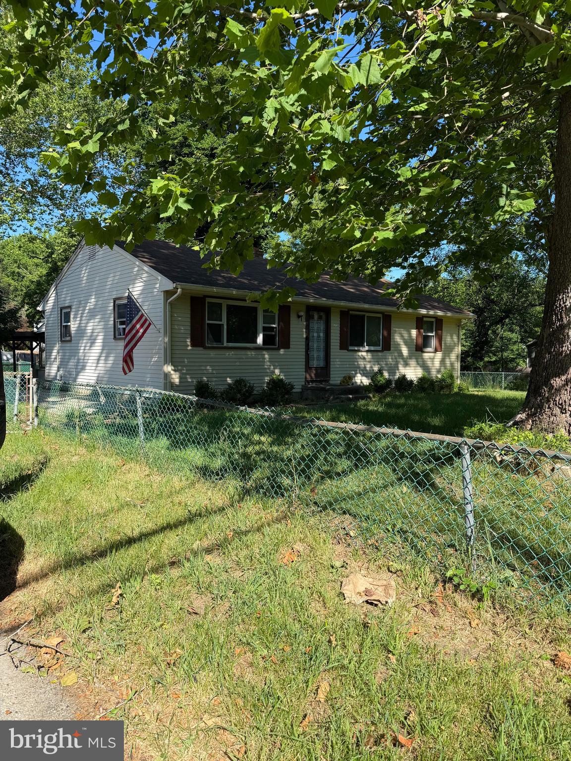 9 FORREST AVENUE