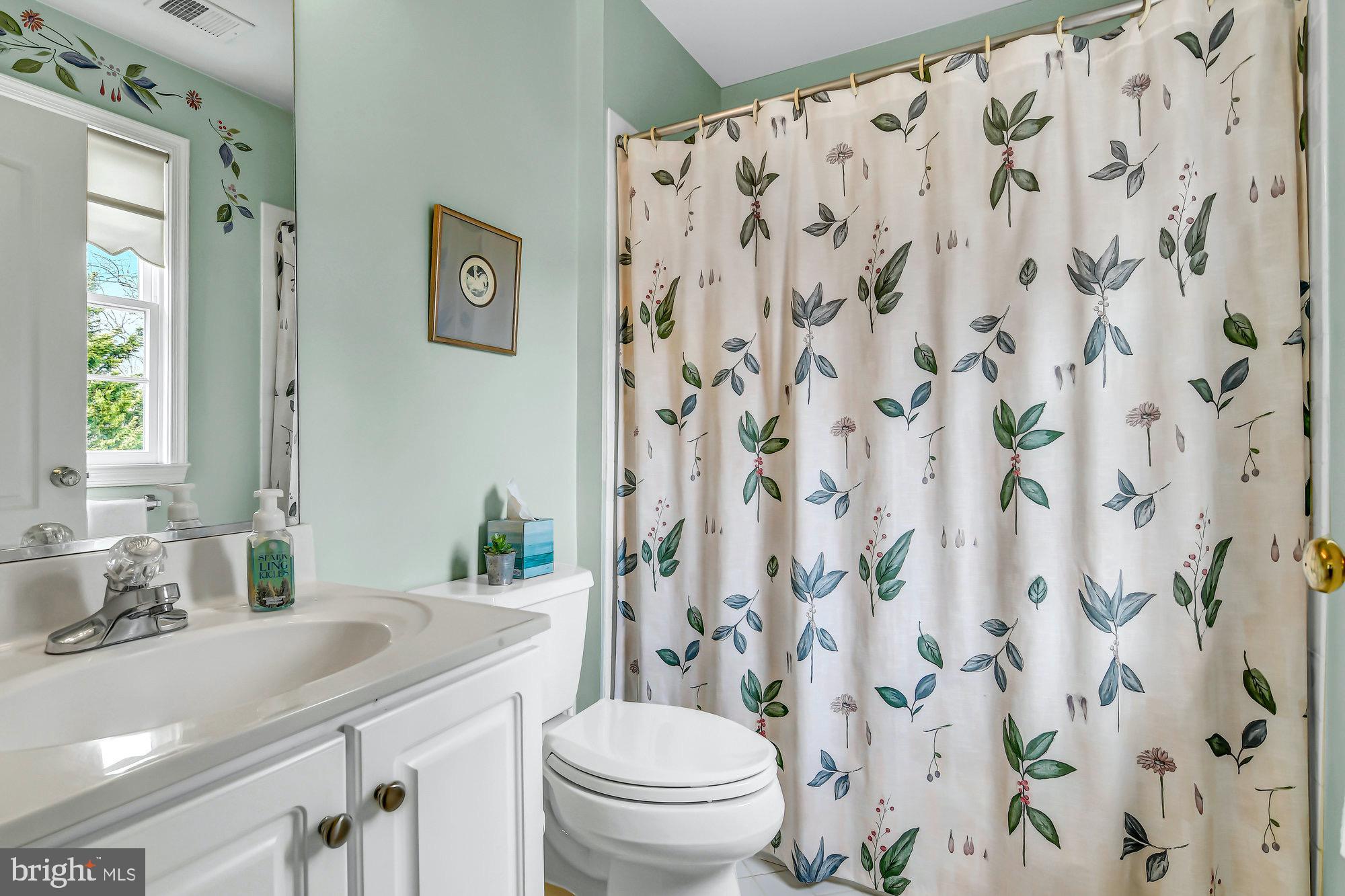 OAKTON CHASE - Residential