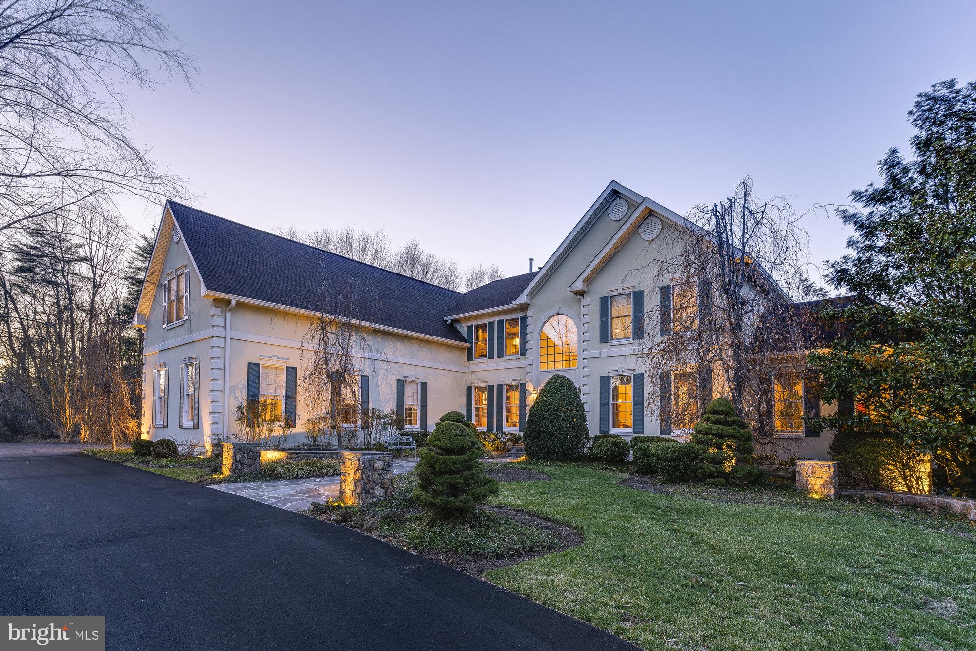 OAKTON CHASE - Residential