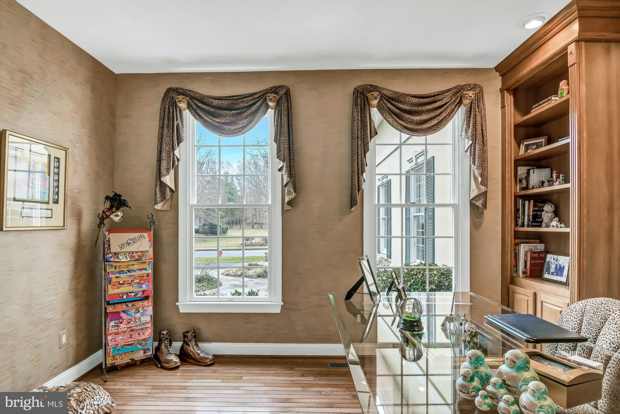 OAKTON CHASE - Residential