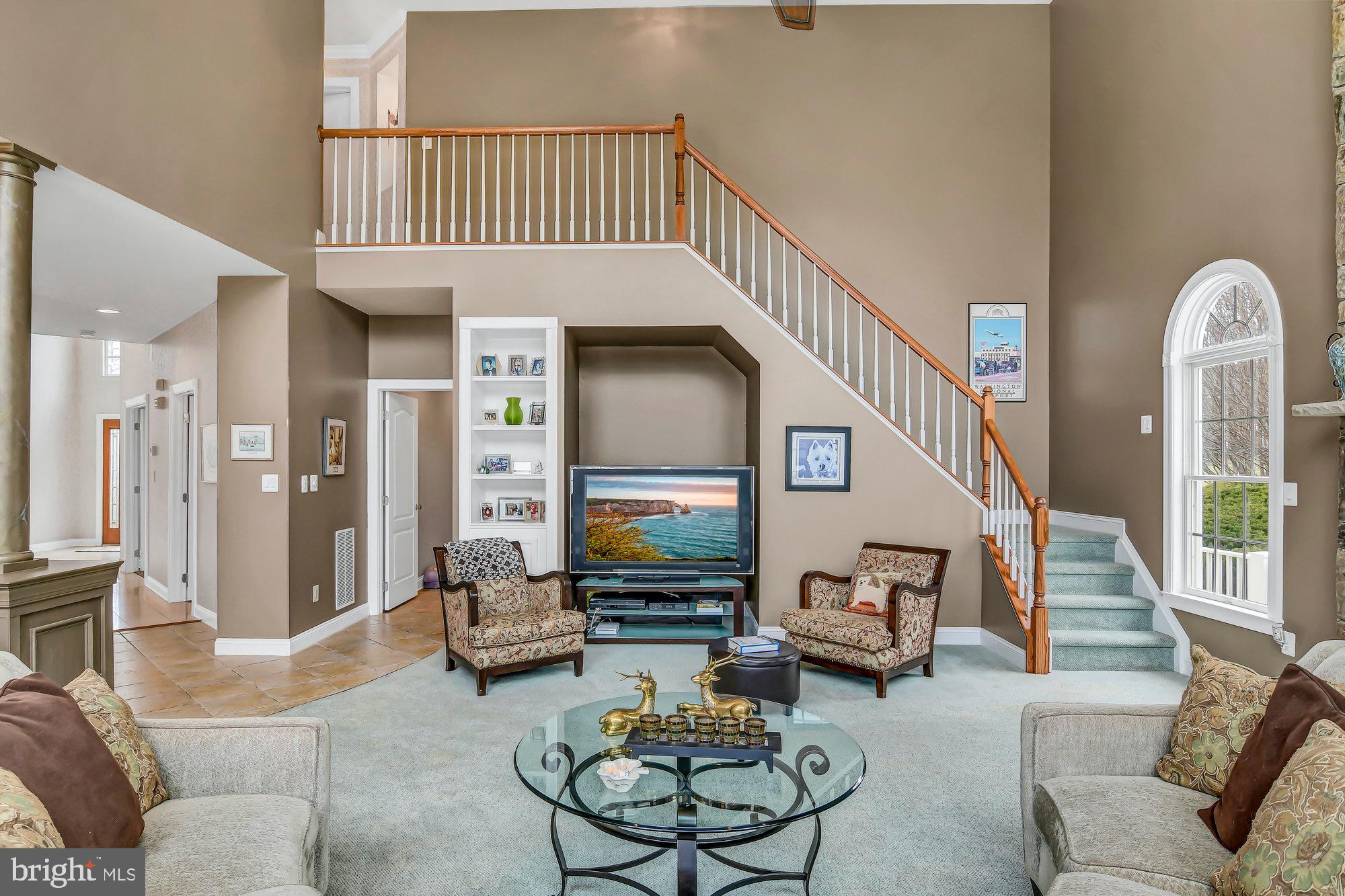 OAKTON CHASE - Residential