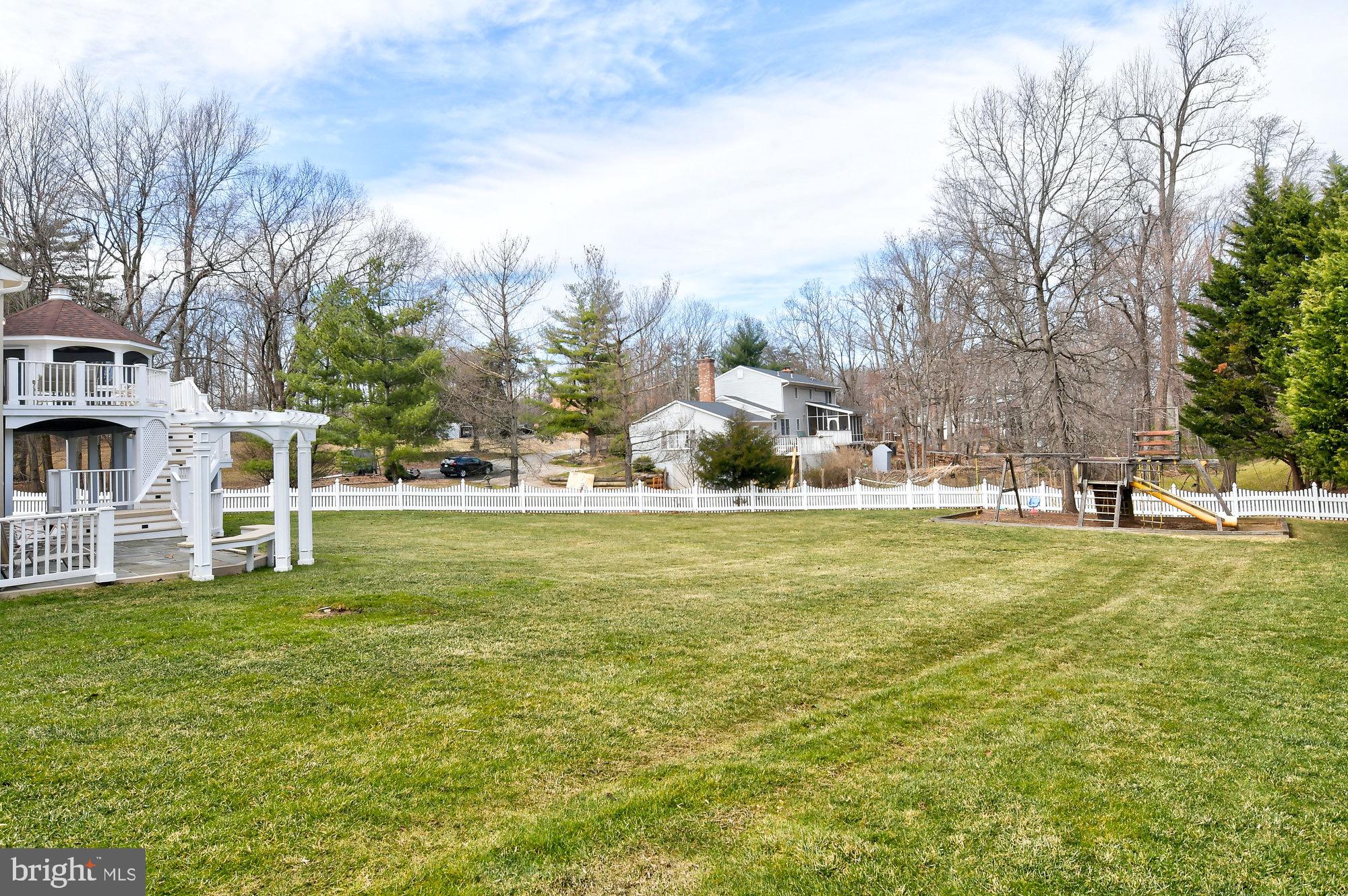 OAKTON CHASE - Residential