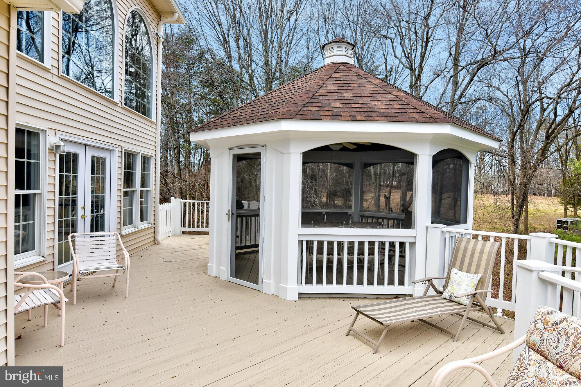 OAKTON CHASE - Residential