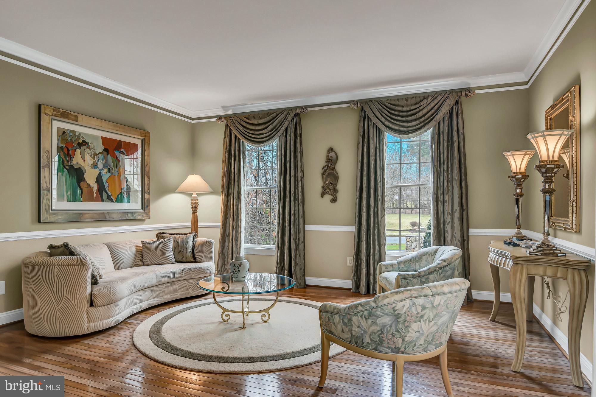 OAKTON CHASE - Residential