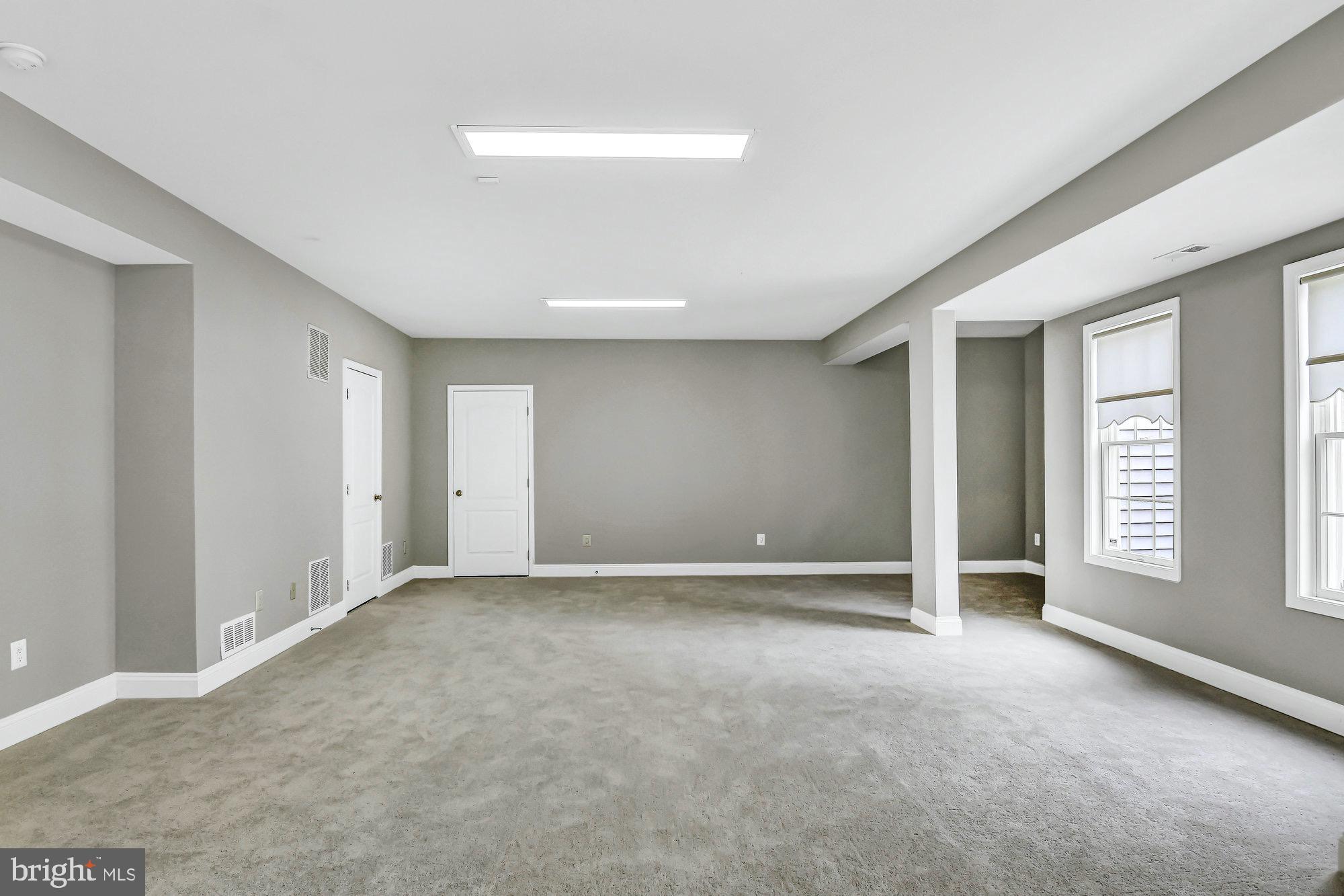 OAKTON CHASE - Residential