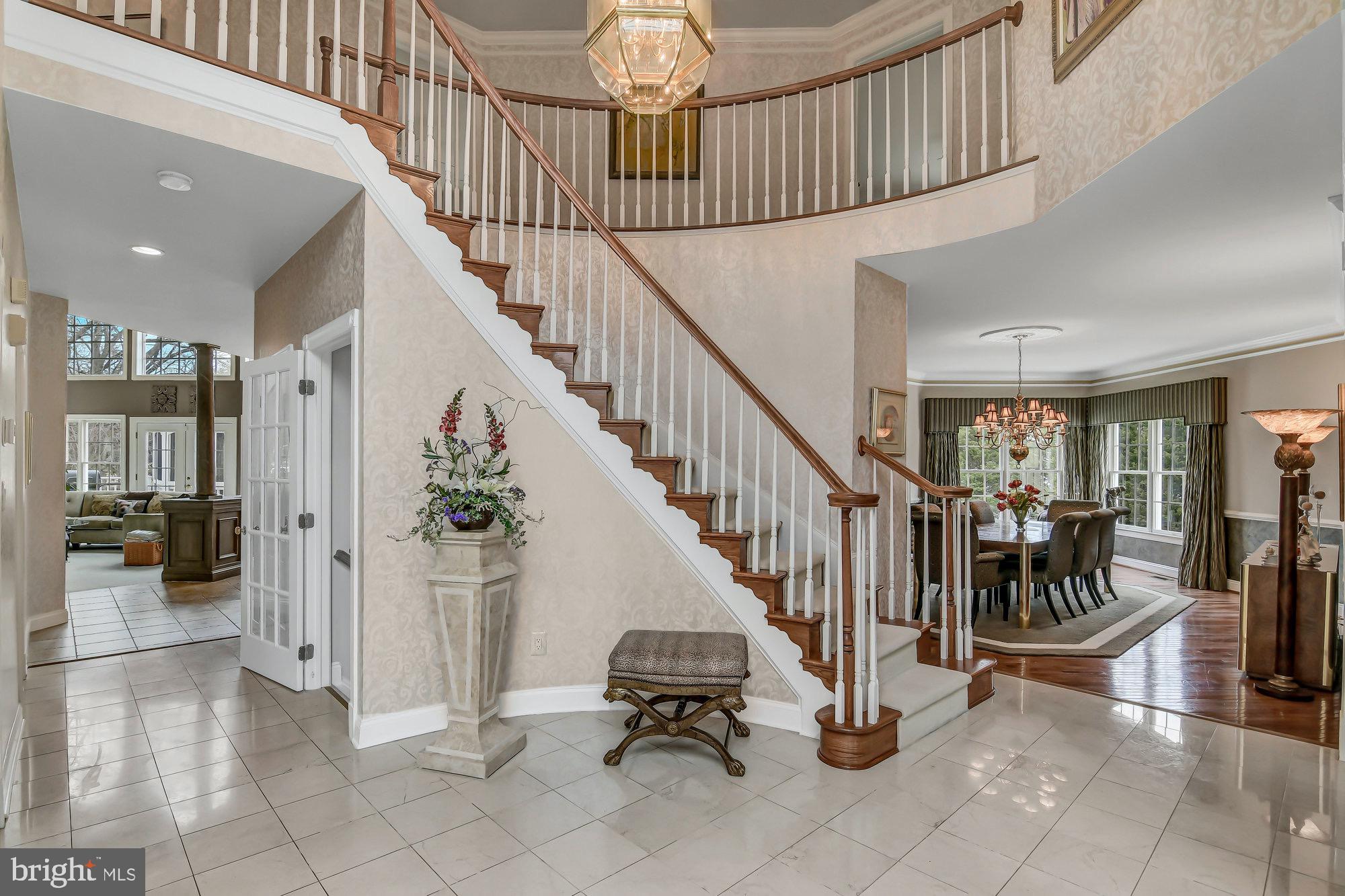 OAKTON CHASE - Residential