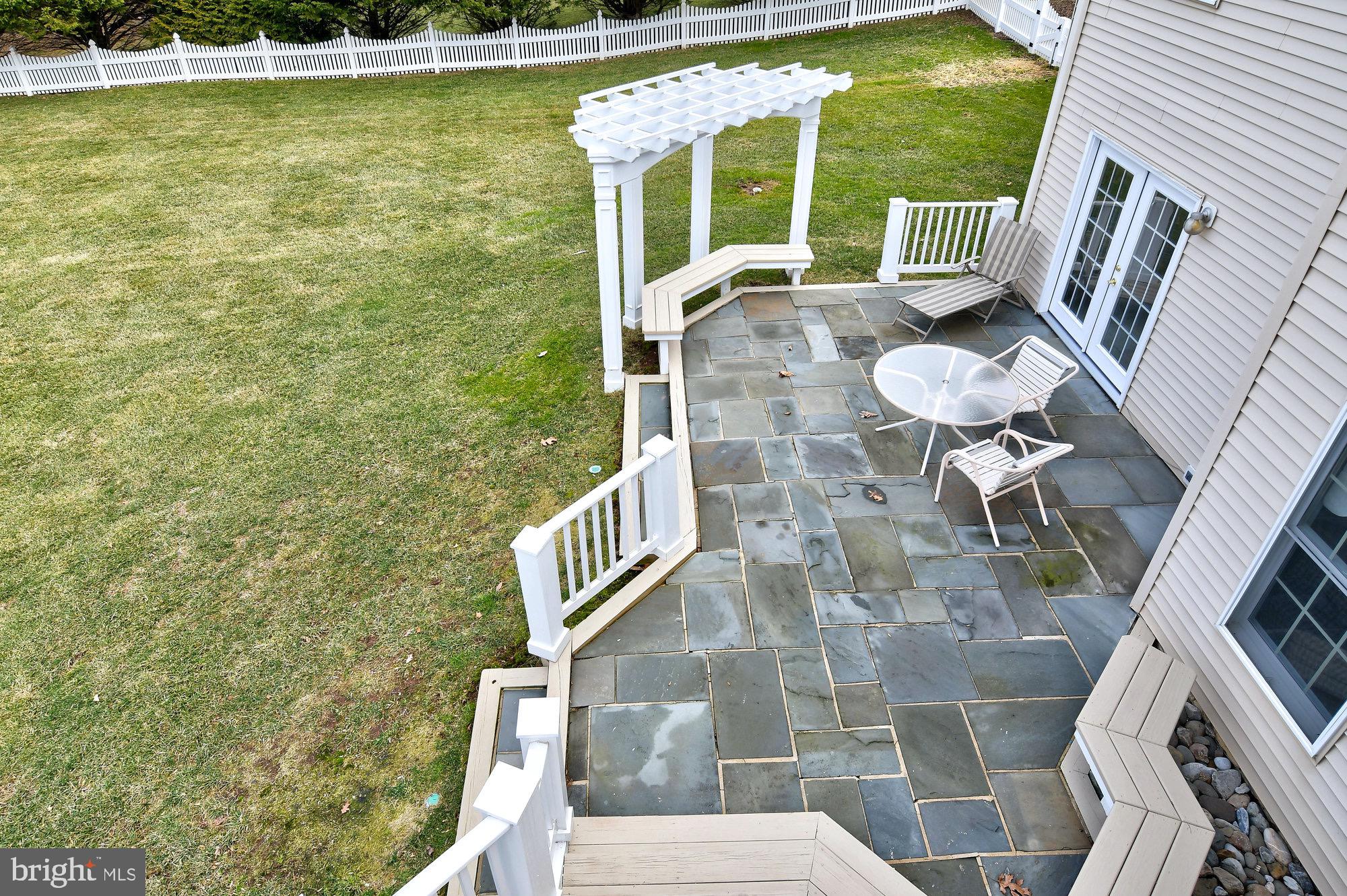 OAKTON CHASE - Residential