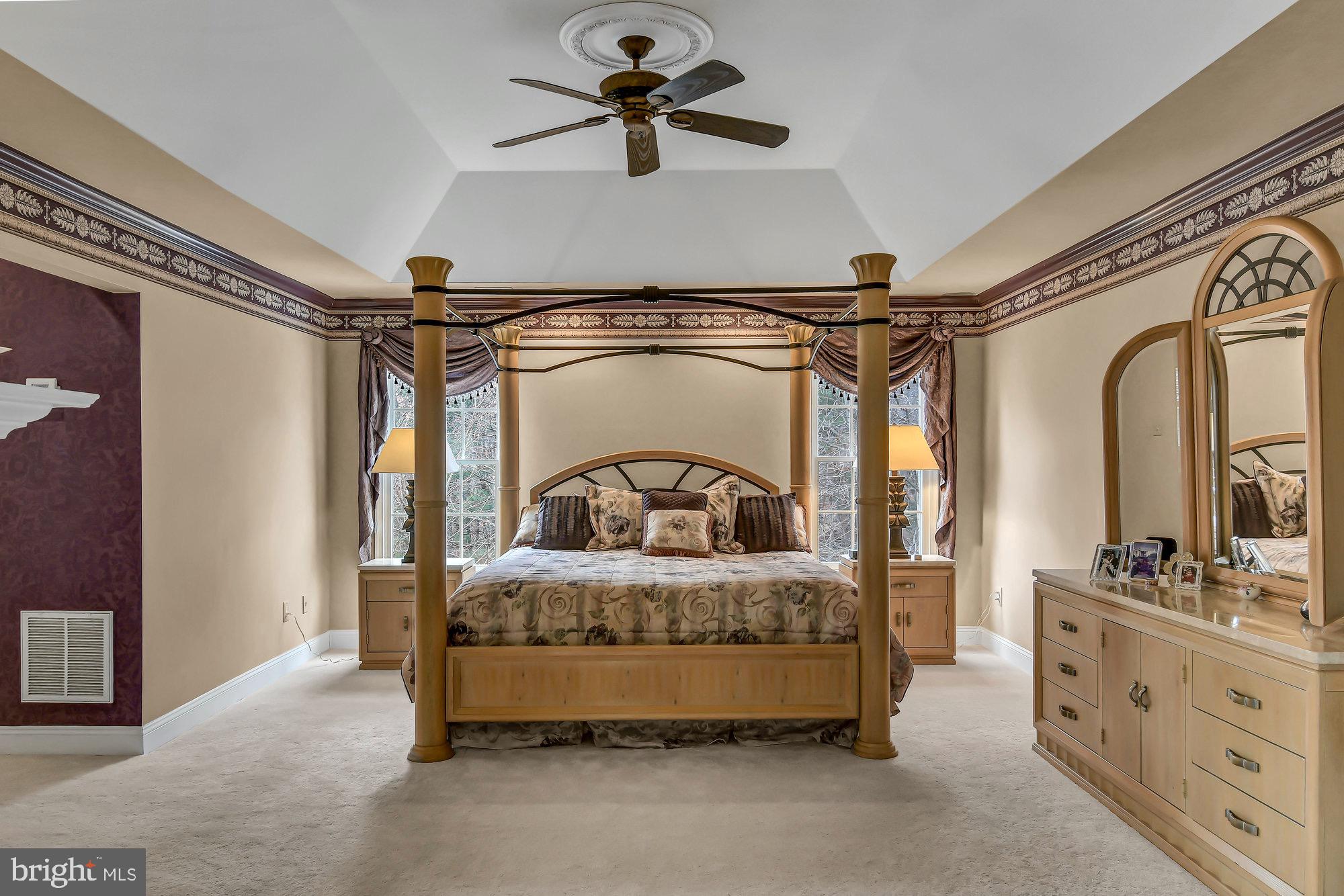 OAKTON CHASE - Residential