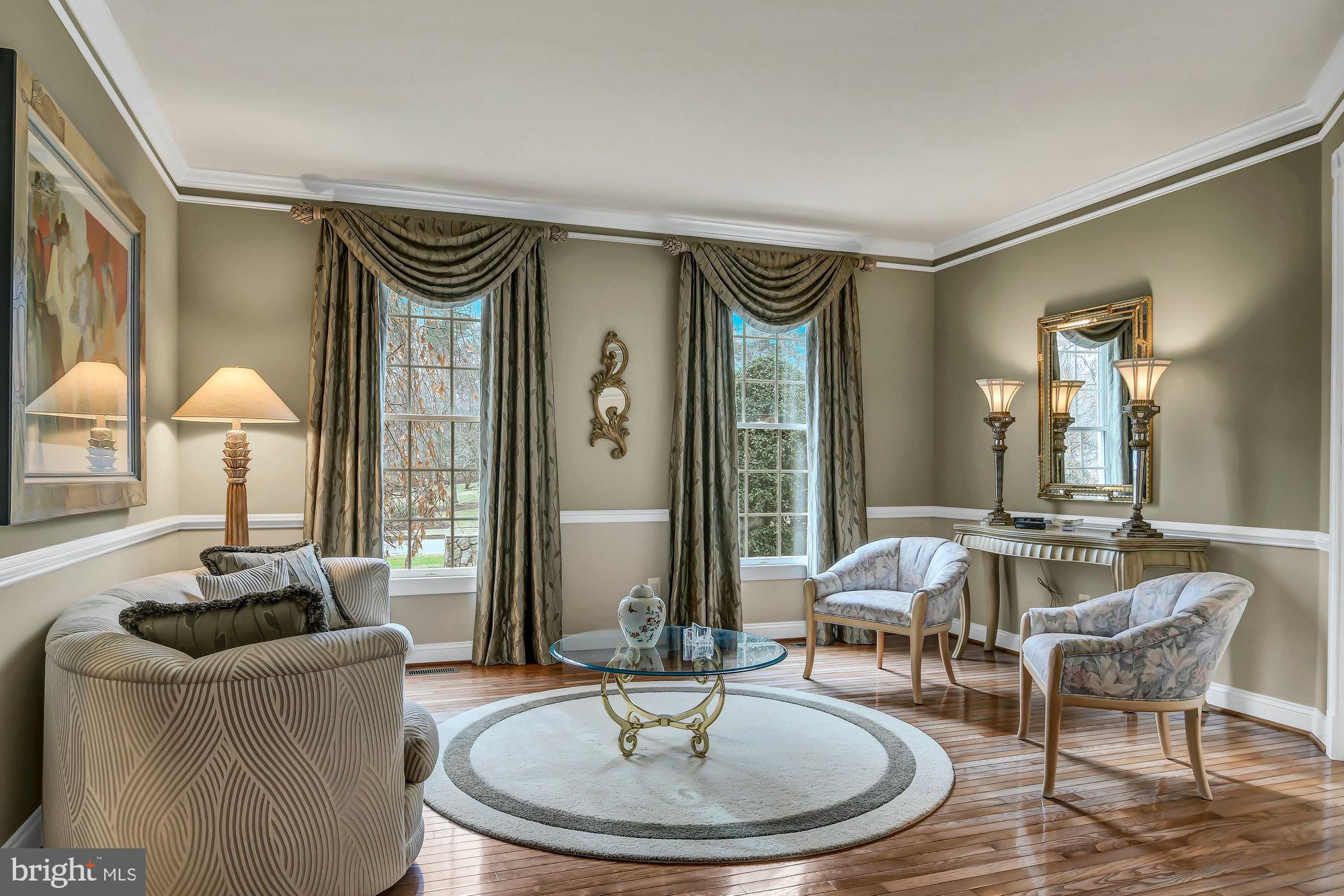 OAKTON CHASE - Residential