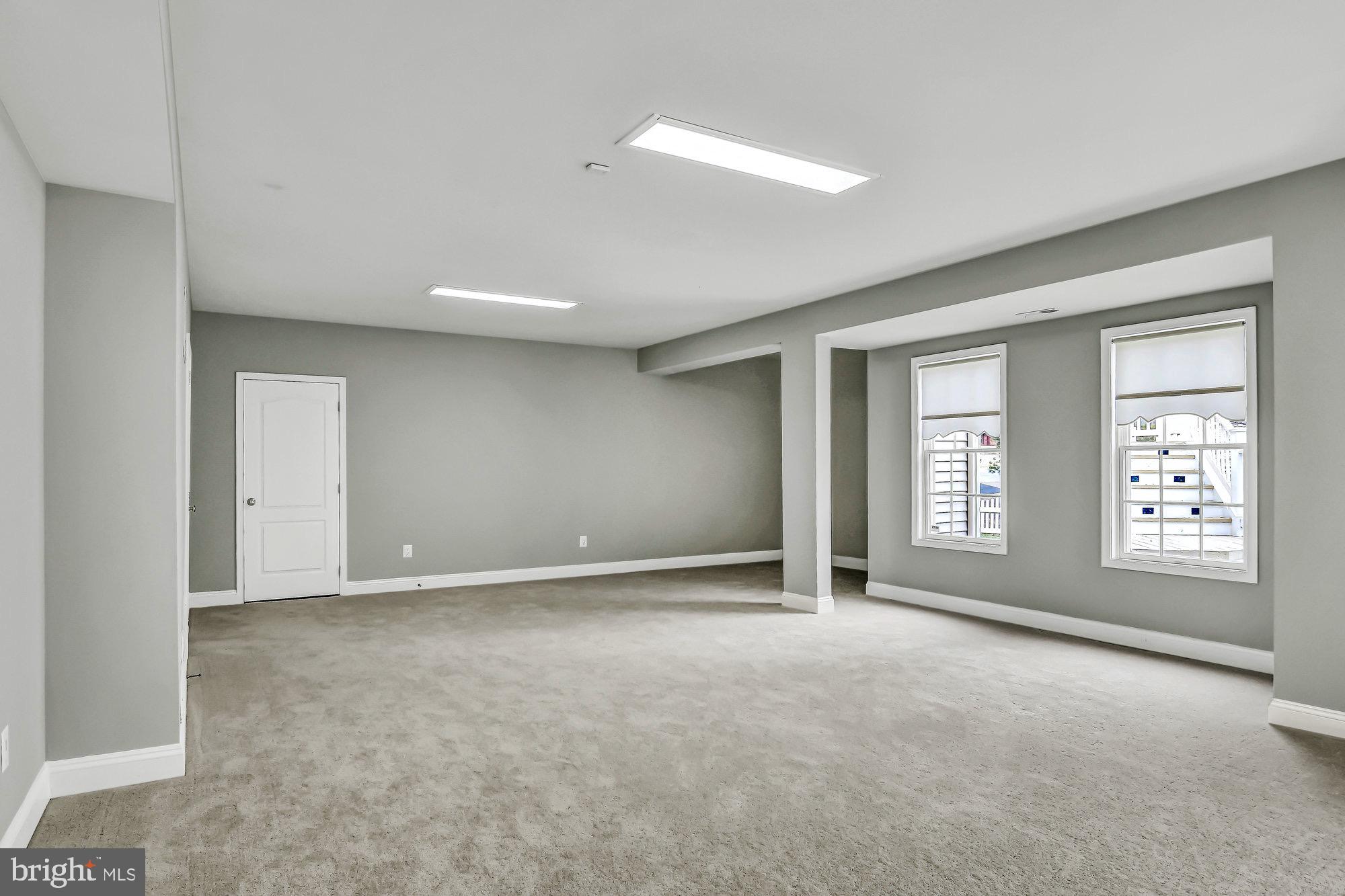 OAKTON CHASE - Residential