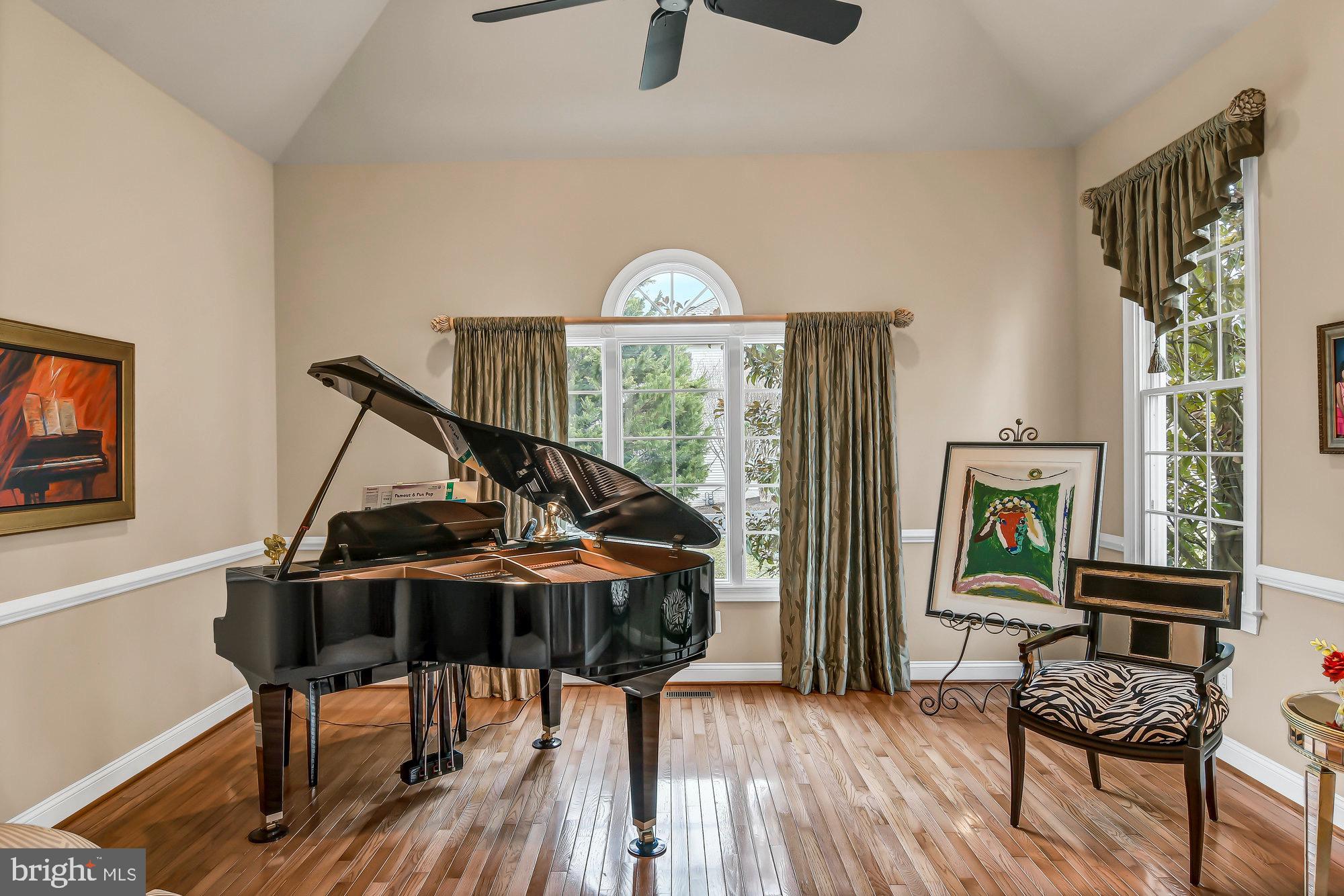 OAKTON CHASE - Residential