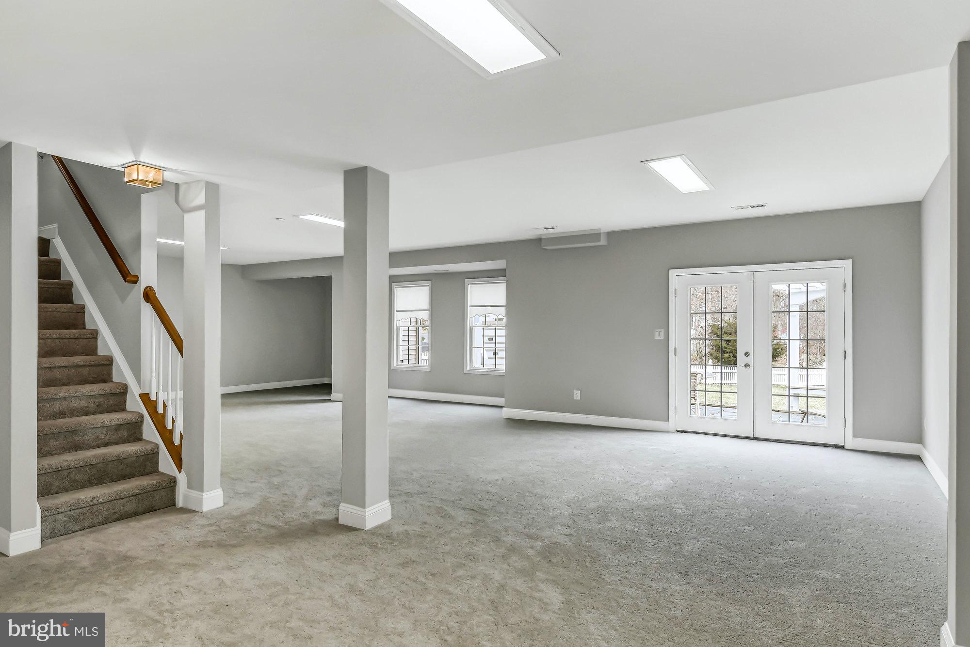 OAKTON CHASE - Residential