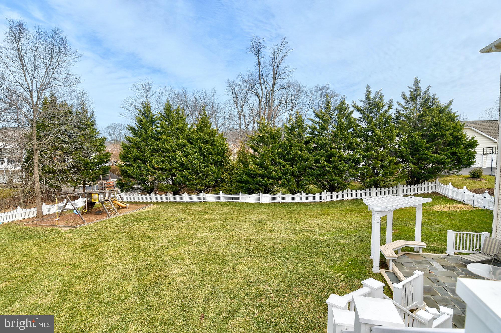 OAKTON CHASE - Residential