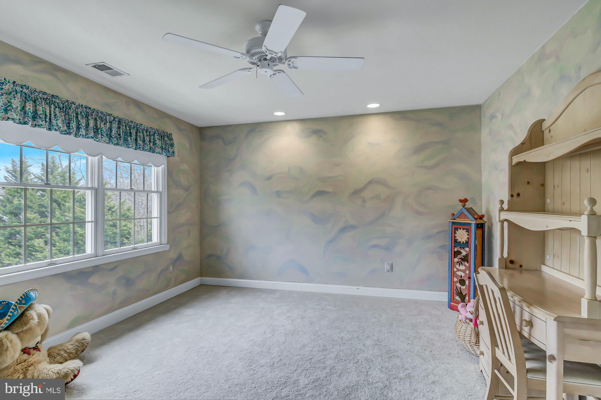 OAKTON CHASE - Residential