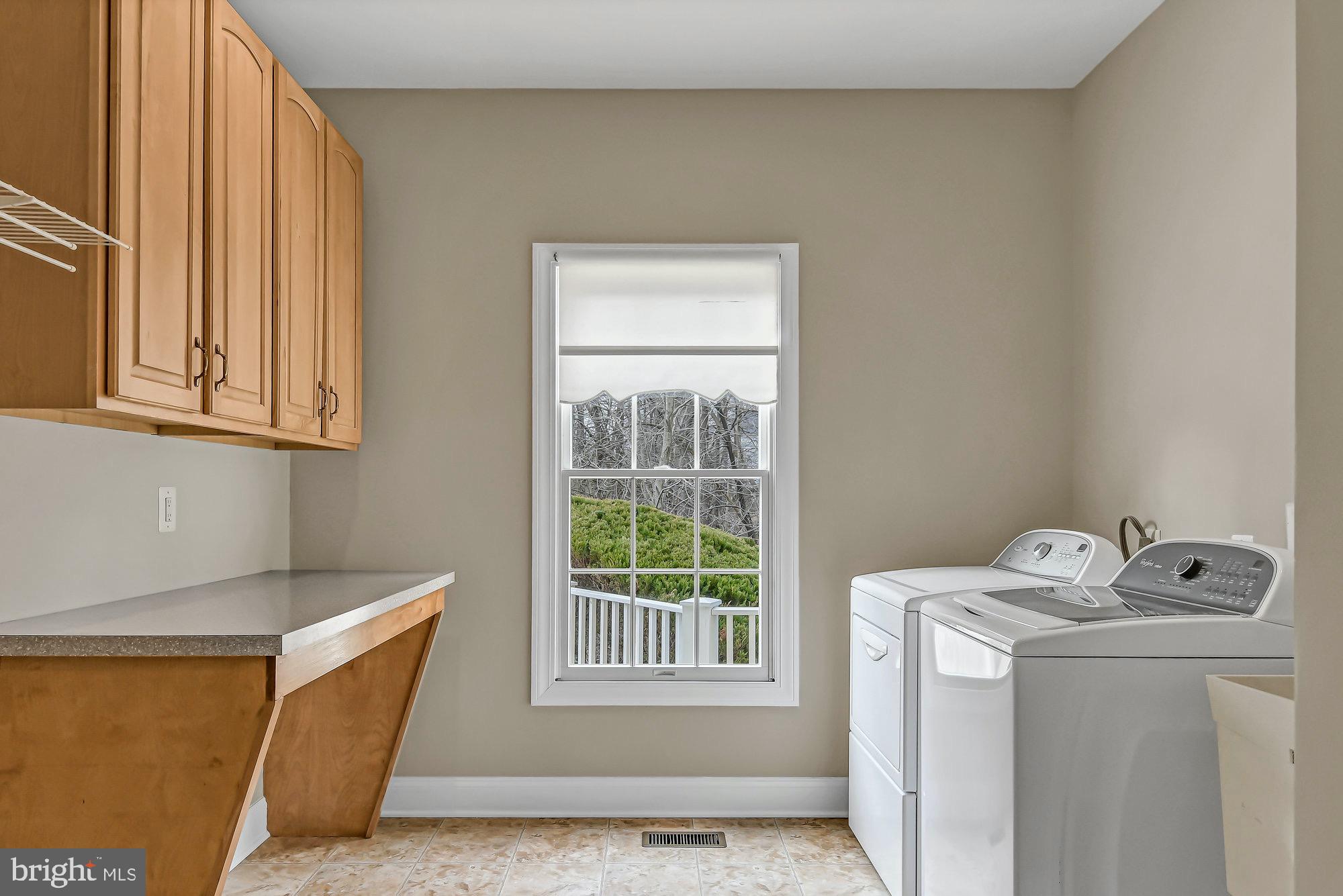 OAKTON CHASE - Residential