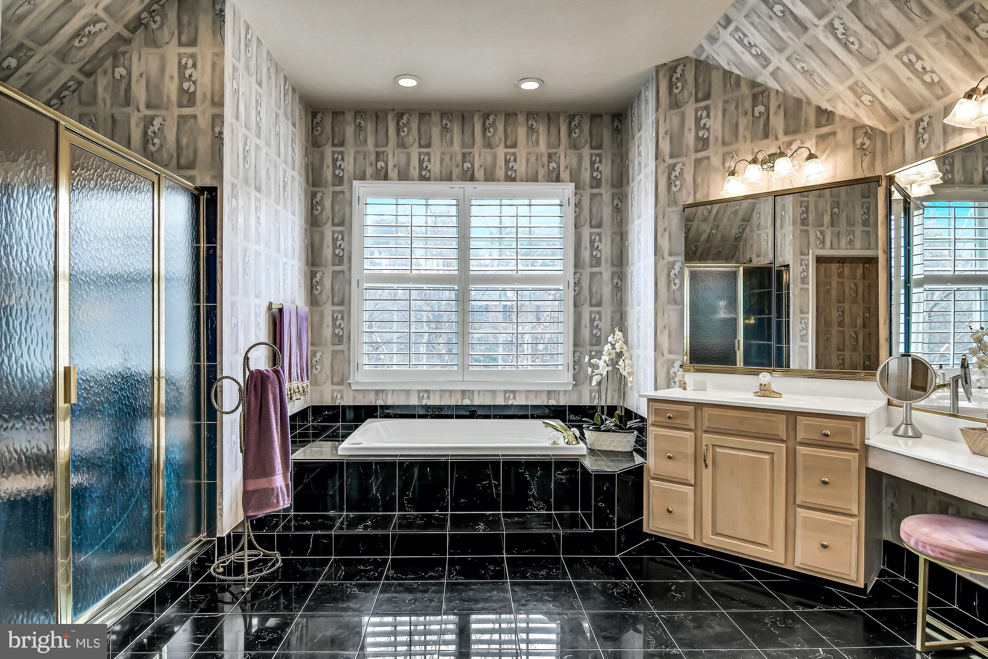 OAKTON CHASE - Residential