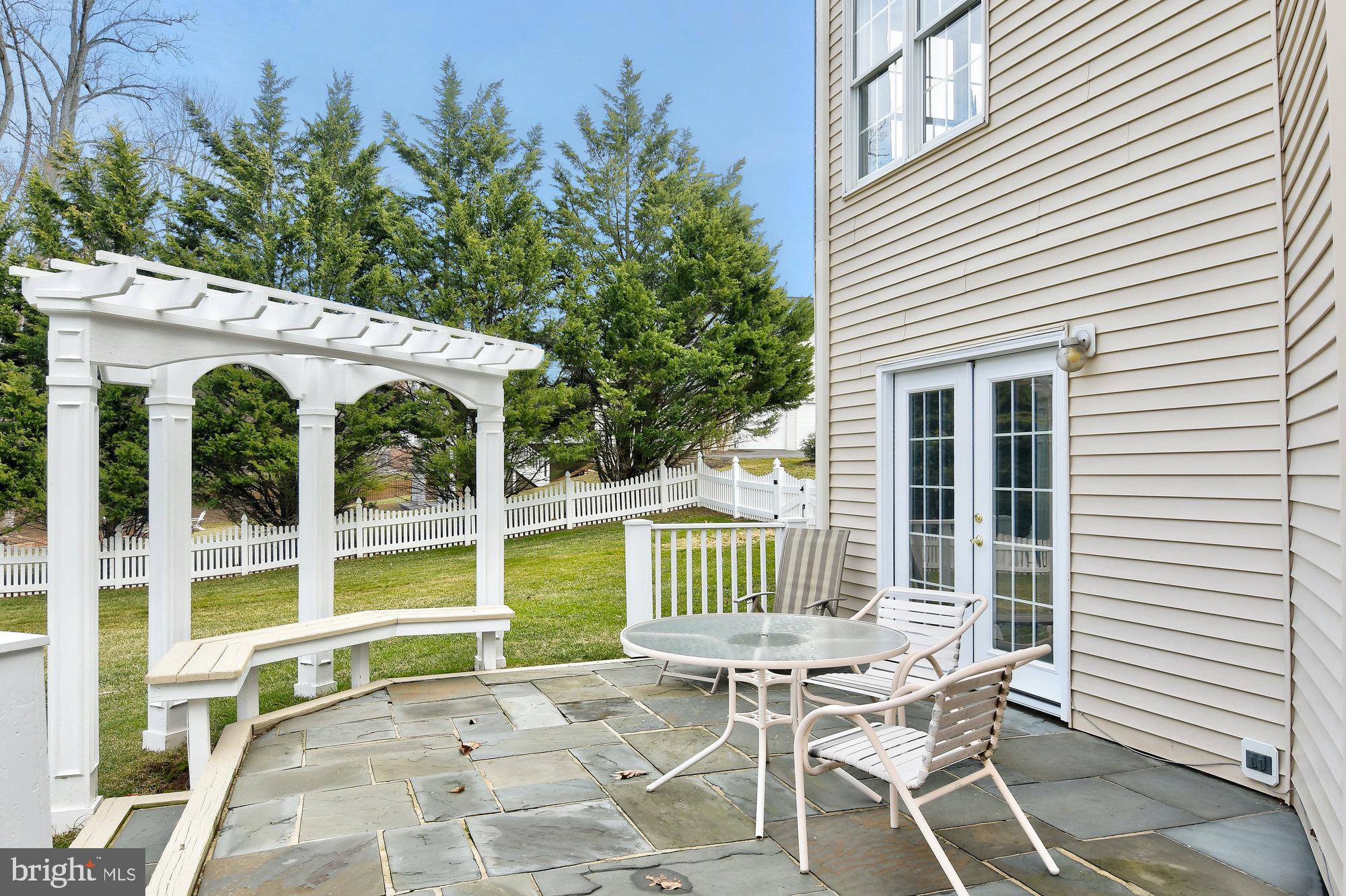 OAKTON CHASE - Residential