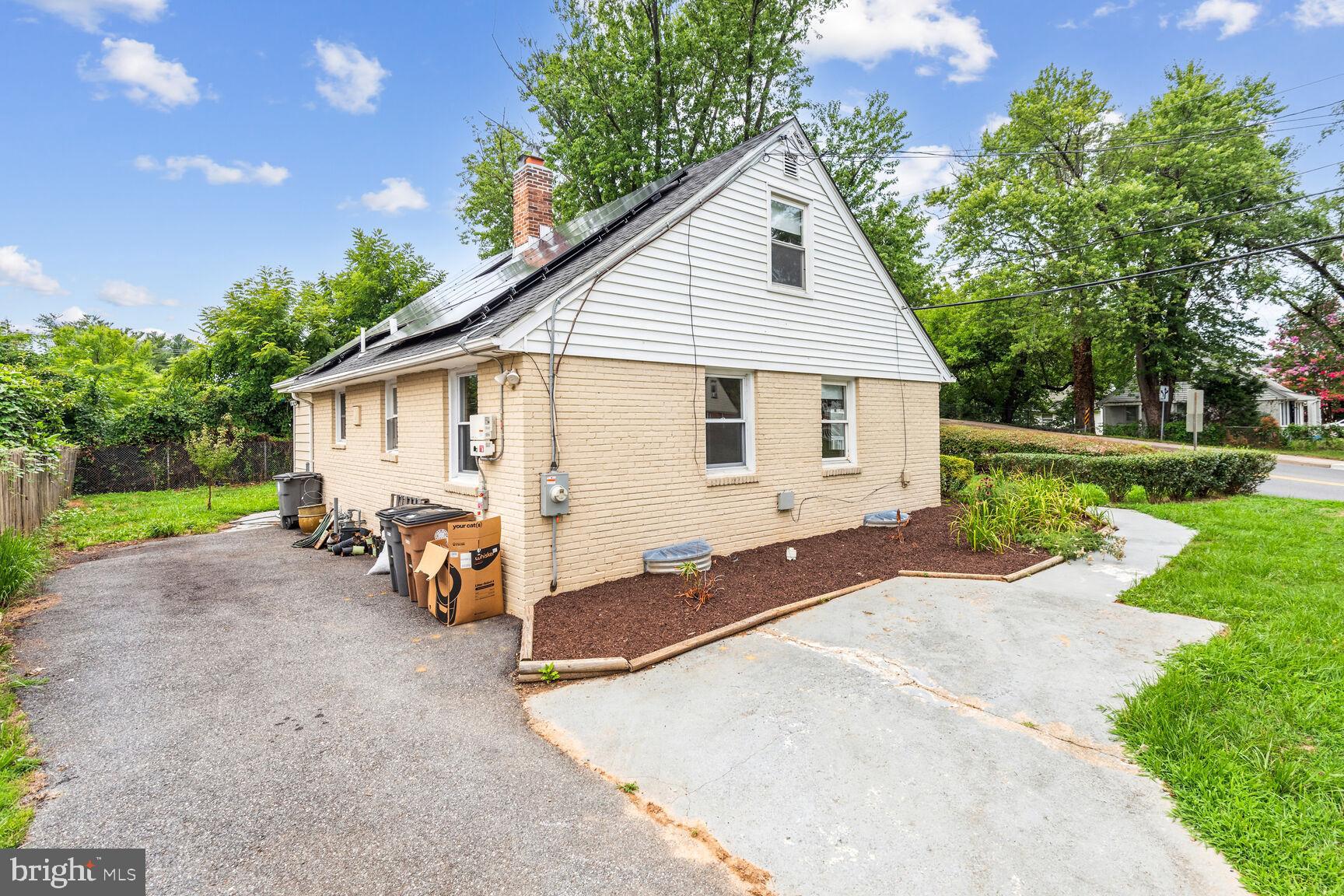 ROCKCREST - Residential Lease