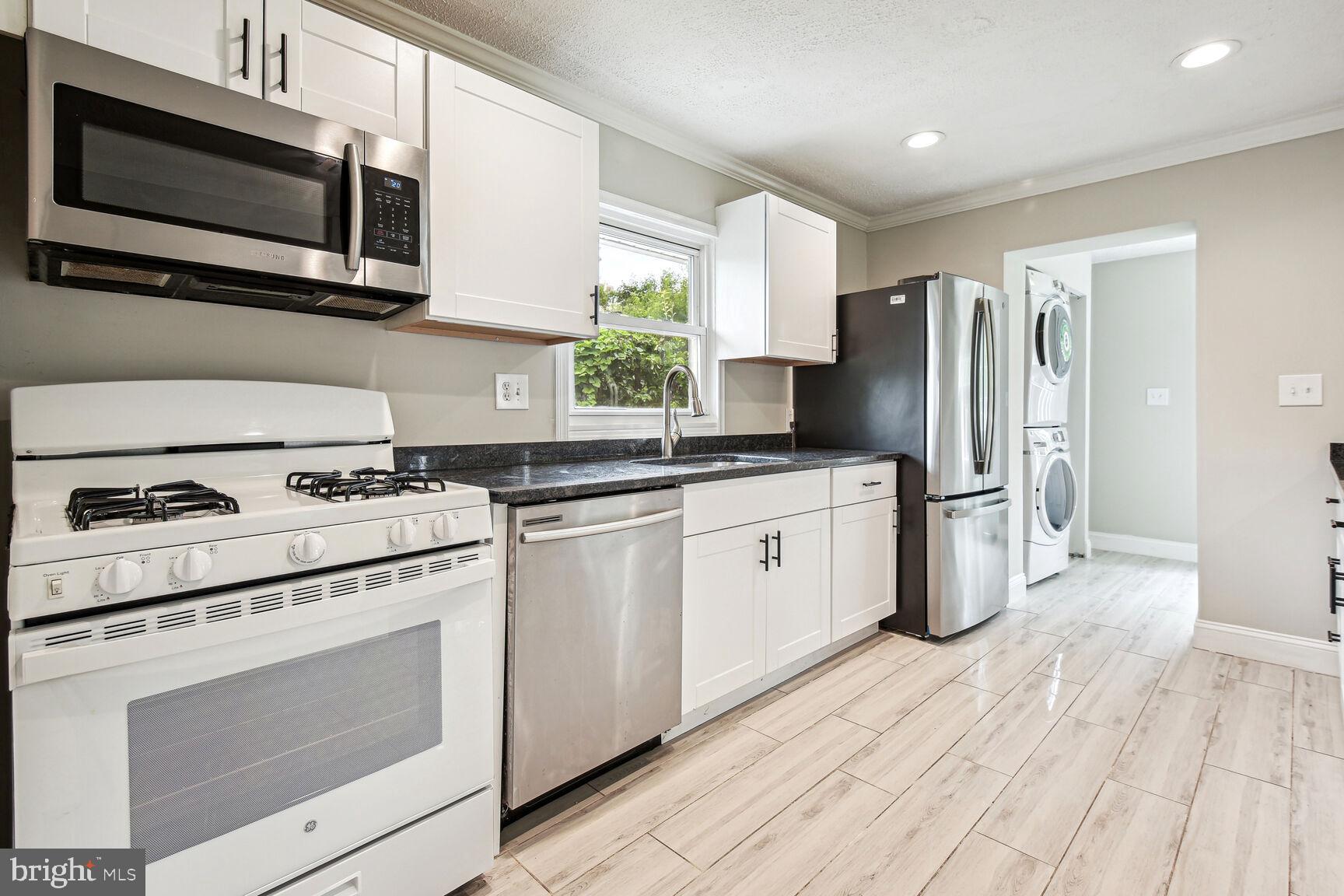 ROCKCREST - Residential Lease